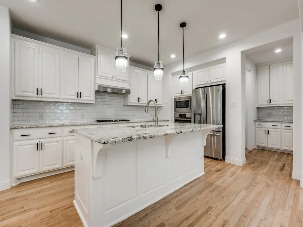 Single Family Residence For Sale in Denton County , 968 Highpoint Way, Roanoke, Texas 76262, 5 Bedroom, 4 Bathroom, 3 Garage spaces, 3,877 Sqft, built in 2014, mls#21379542, Real Estate Agent in Roanoke, Homes For Sale in Denton county, Homes For Sale in Roanoke, Realtor in Roanoke Texas, Real Estate Brokerage Independent Realty Texas, Luminita Cordes Realtor