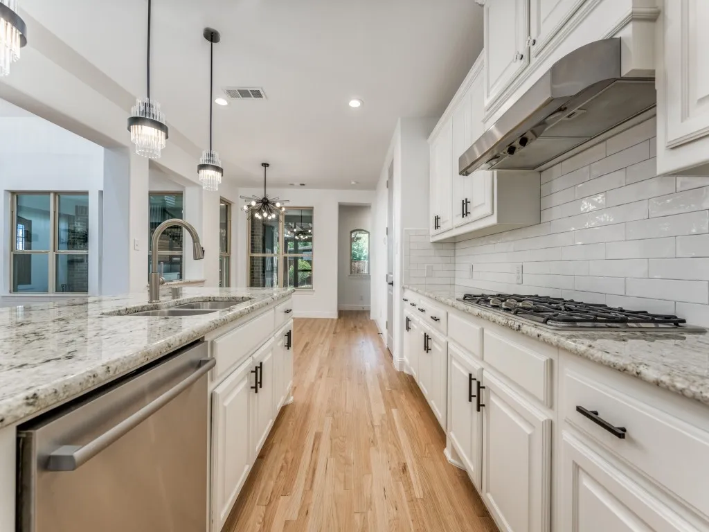 Single Family Residence For Sale in Denton County , 968 Highpoint Way, Roanoke, Texas 76262, 5 Bedroom, 4 Bathroom, 3 Garage spaces, 3,877 Sqft, built in 2014, mls#21379542, Real Estate Agent in Roanoke, Homes For Sale in Denton county, Homes For Sale in Roanoke, Realtor in Roanoke Texas, Real Estate Brokerage Independent Realty Texas, Luminita Cordes Realtor