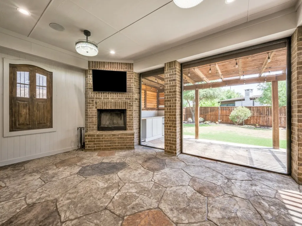 Single Family Residence For Sale in Denton County , 968 Highpoint Way, Roanoke, Texas 76262, 5 Bedroom, 4 Bathroom, 3 Garage spaces, 3,877 Sqft, built in 2014, mls#21379542, Real Estate Agent in Roanoke, Homes For Sale in Denton county, Homes For Sale in Roanoke, Realtor in Roanoke Texas, Real Estate Brokerage Independent Realty Texas, Luminita Cordes Realtor