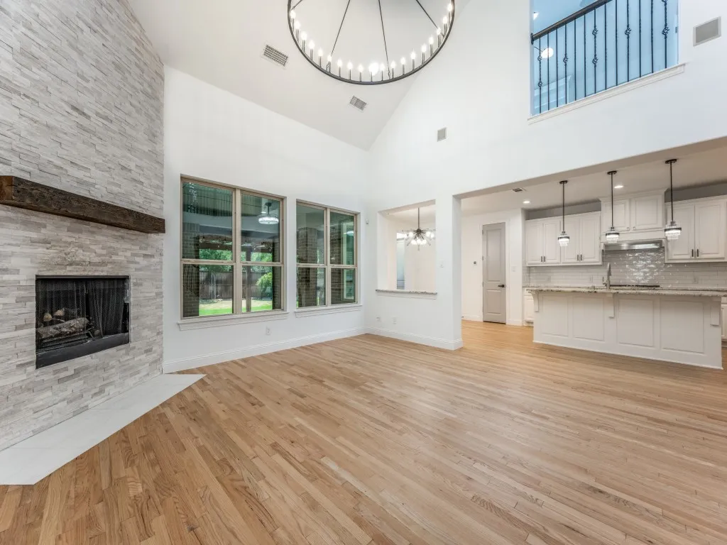 Single Family Residence For Sale in Denton County , 968 Highpoint Way, Roanoke, Texas 76262, 5 Bedroom, 4 Bathroom, 3 Garage spaces, 3,877 Sqft, built in 2014, mls#21379542, Real Estate Agent in Roanoke, Homes For Sale in Denton county, Homes For Sale in Roanoke, Realtor in Roanoke Texas, Real Estate Brokerage Independent Realty Texas, Luminita Cordes Realtor