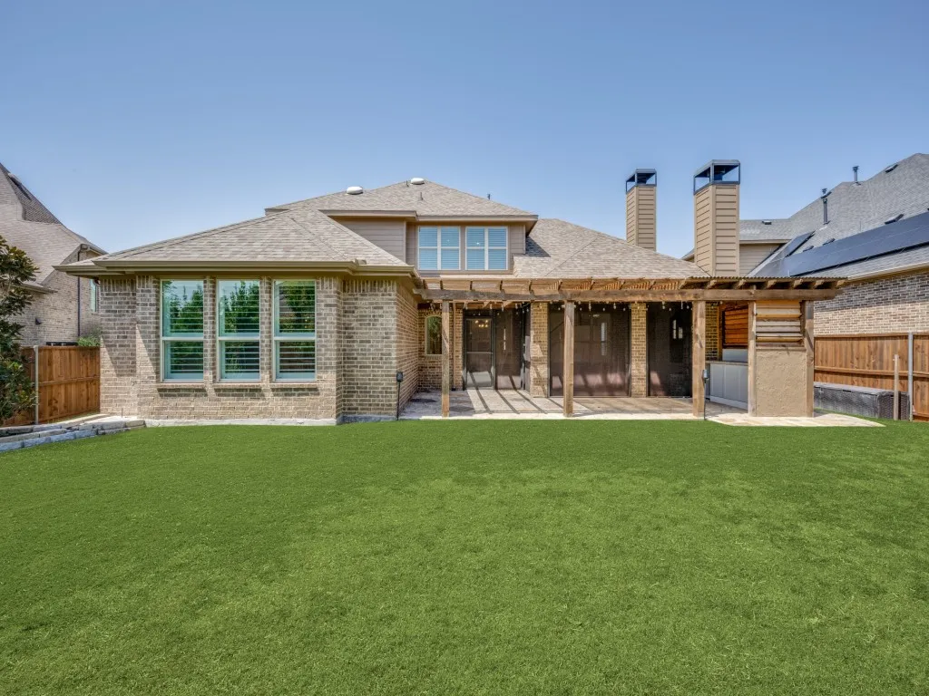 Single Family Residence For Sale in Denton County , 968 Highpoint Way, Roanoke, Texas 76262, 5 Bedroom, 4 Bathroom, 3 Garage spaces, 3,877 Sqft, built in 2014, mls#21379542, Real Estate Agent in Roanoke, Homes For Sale in Denton county, Homes For Sale in Roanoke, Realtor in Roanoke Texas, Real Estate Brokerage Independent Realty Texas, Luminita Cordes Realtor