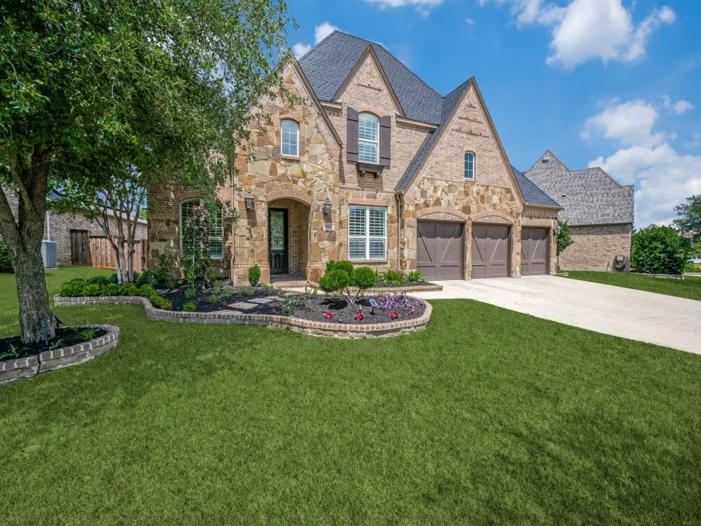 Single Family Residence For Sale in Denton County , 968 Highpoint Way, Roanoke, Texas 76262, 5 Bedroom, 4 Bathroom, 3 Garage spaces, 3,877 Sqft, built in 2014, mls#21379542, Real Estate Agent in Roanoke, Homes For Sale in Denton county, Homes For Sale in Roanoke, Realtor in Roanoke Texas, Real Estate Brokerage Independent Realty Texas, Luminita Cordes Realtor