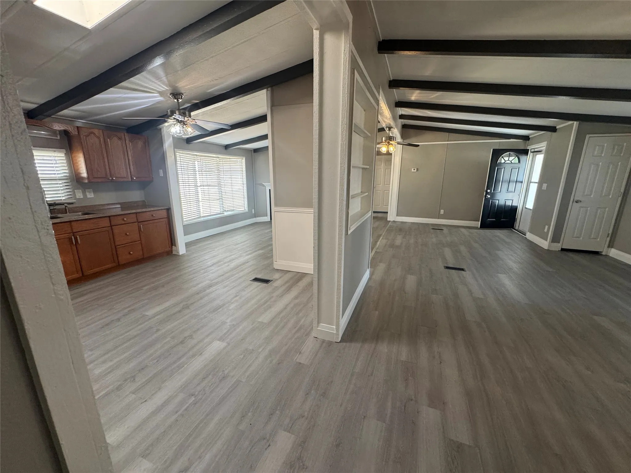 Mobile Home For Sale in Johnson County , 7201 Pica Drive, Alvarado, Texas 76009, 3 Bedroom, 2 Bathroom, Garage spaces, 1,680 Sqft, built in 1982, mls#21379557, Real Estate Agent in Alvarado, Homes For Sale in Johnson county, Homes For Sale in Alvarado, Realtor in Alvarado Texas, Real Estate Brokerage Independent Realty Texas, Luminita Cordes Realtor
