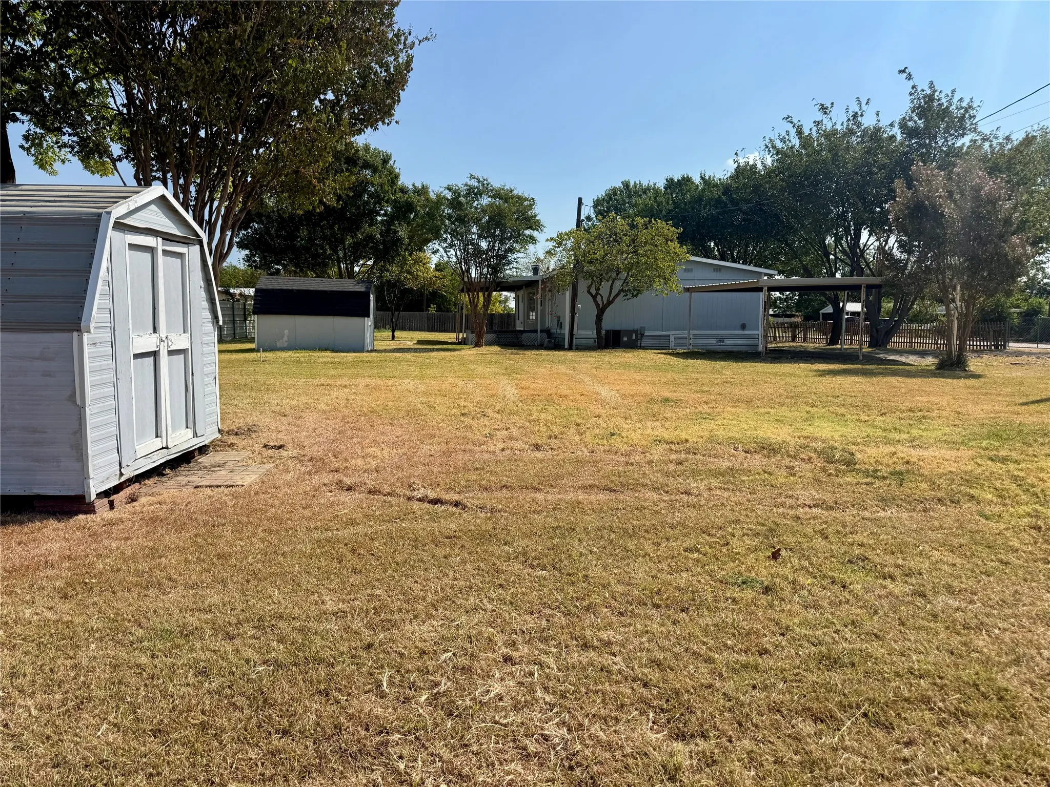 2 storage sheds