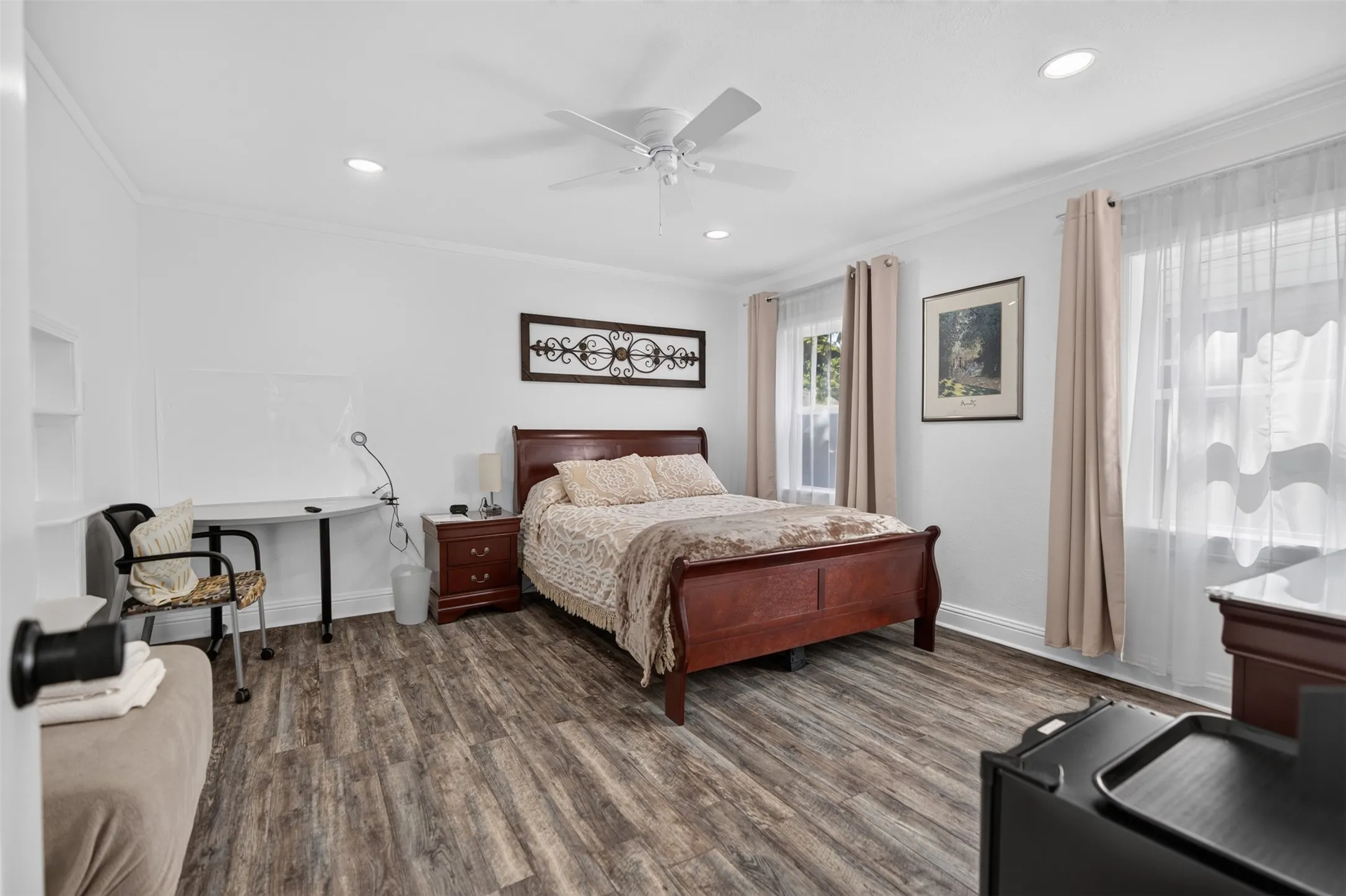 Single Family Residence For Sale in Dallas County , 2122 Berwick Avenue, Dallas, Texas 75203, 4 Bedroom, 3 Bathroom, Garage spaces, 1,772 Sqft, built in 1945, mls#21379562, Real Estate Agent in Dallas, Homes For Sale in Dallas county, Homes For Sale in Dallas, Realtor in Dallas Texas, Real Estate Brokerage Independent Realty Texas, Luminita Cordes Realtor