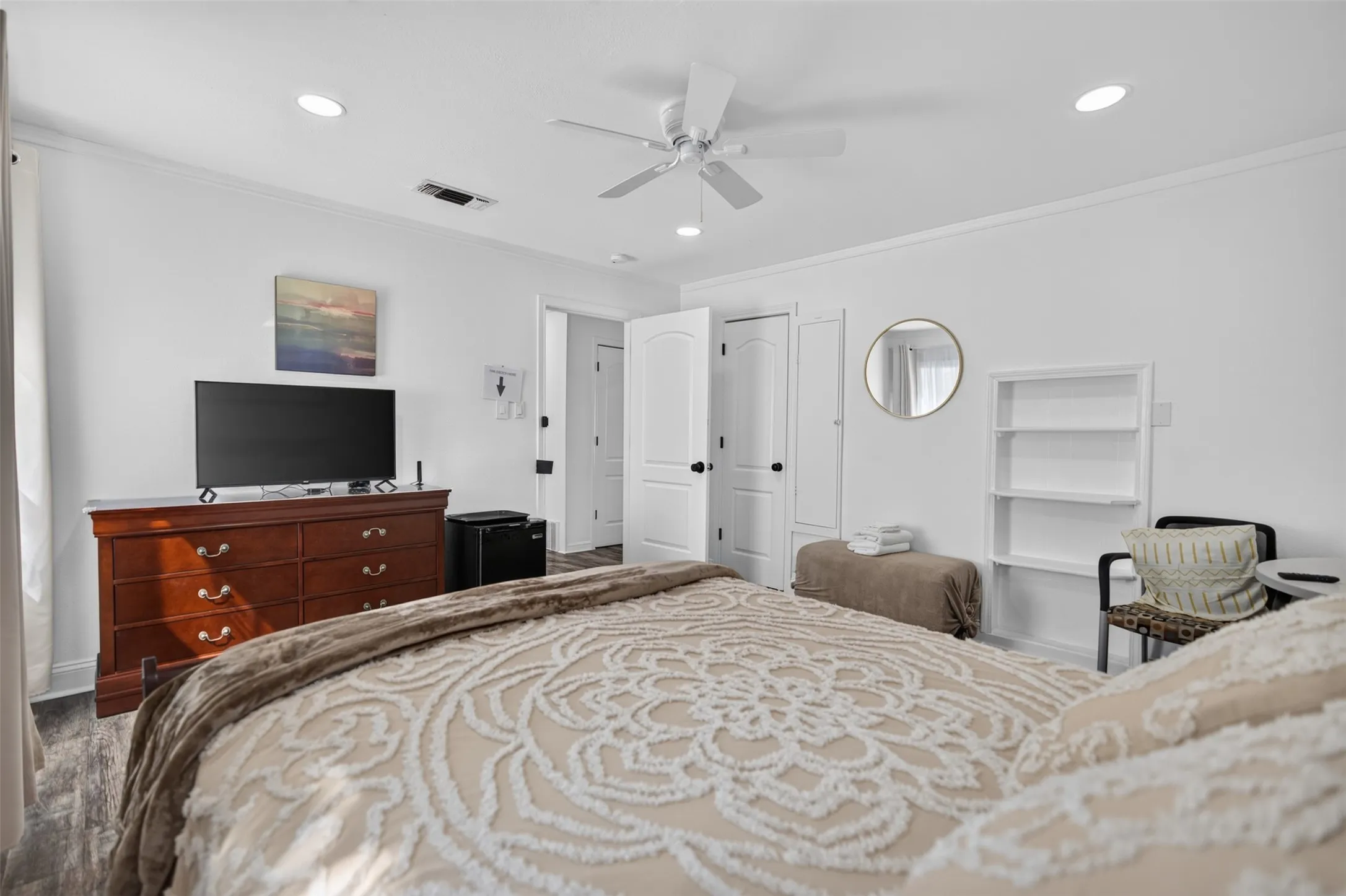 Single Family Residence For Sale in Dallas County , 2122 Berwick Avenue, Dallas, Texas 75203, 4 Bedroom, 3 Bathroom, Garage spaces, 1,772 Sqft, built in 1945, mls#21379562, Real Estate Agent in Dallas, Homes For Sale in Dallas county, Homes For Sale in Dallas, Realtor in Dallas Texas, Real Estate Brokerage Independent Realty Texas, Luminita Cordes Realtor