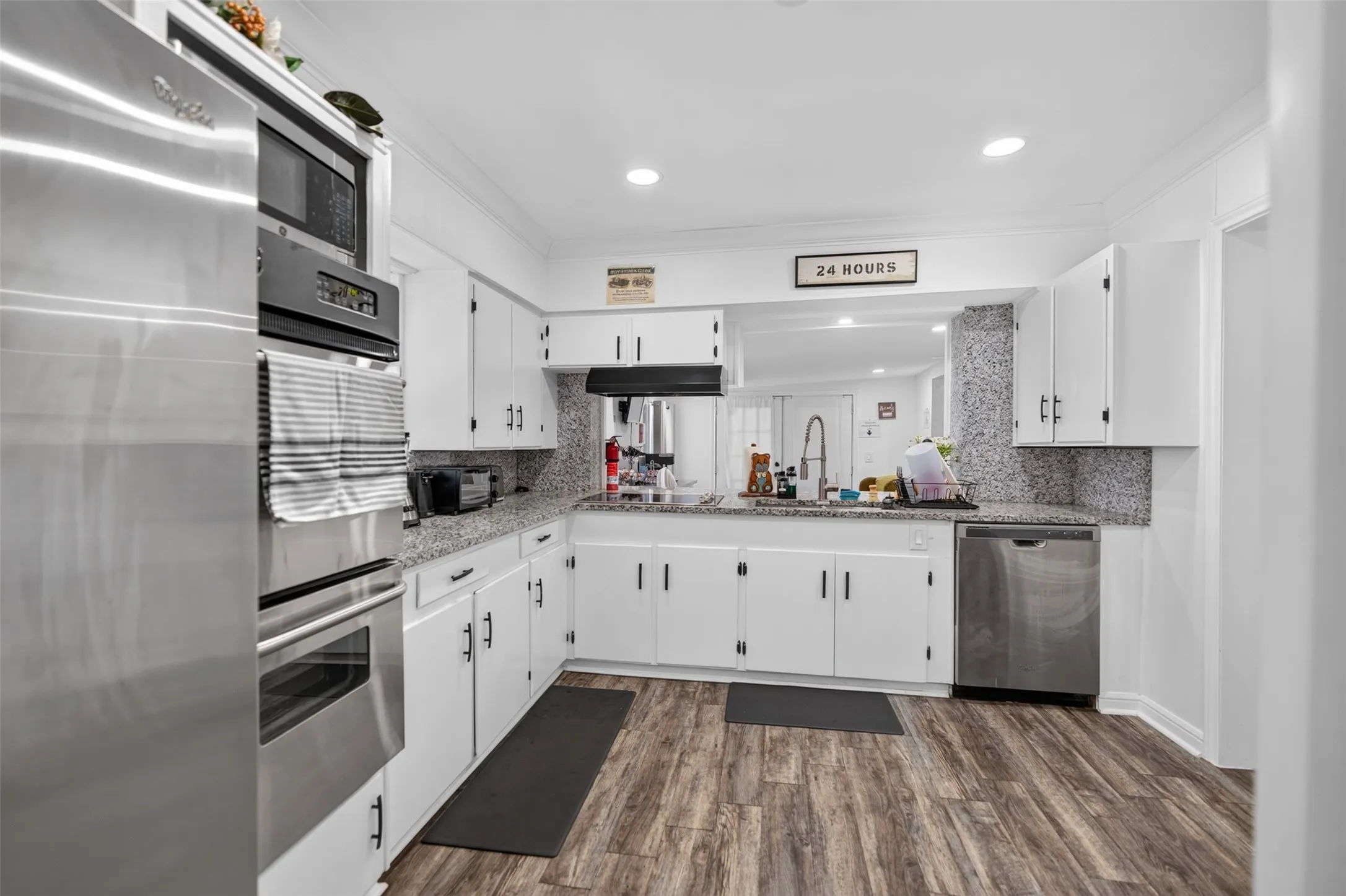 Single Family Residence For Sale in Dallas County , 2122 Berwick Avenue, Dallas, Texas 75203, 4 Bedroom, 3 Bathroom, Garage spaces, 1,772 Sqft, built in 1945, mls#21379562, Real Estate Agent in Dallas, Homes For Sale in Dallas county, Homes For Sale in Dallas, Realtor in Dallas Texas, Real Estate Brokerage Independent Realty Texas, Luminita Cordes Realtor