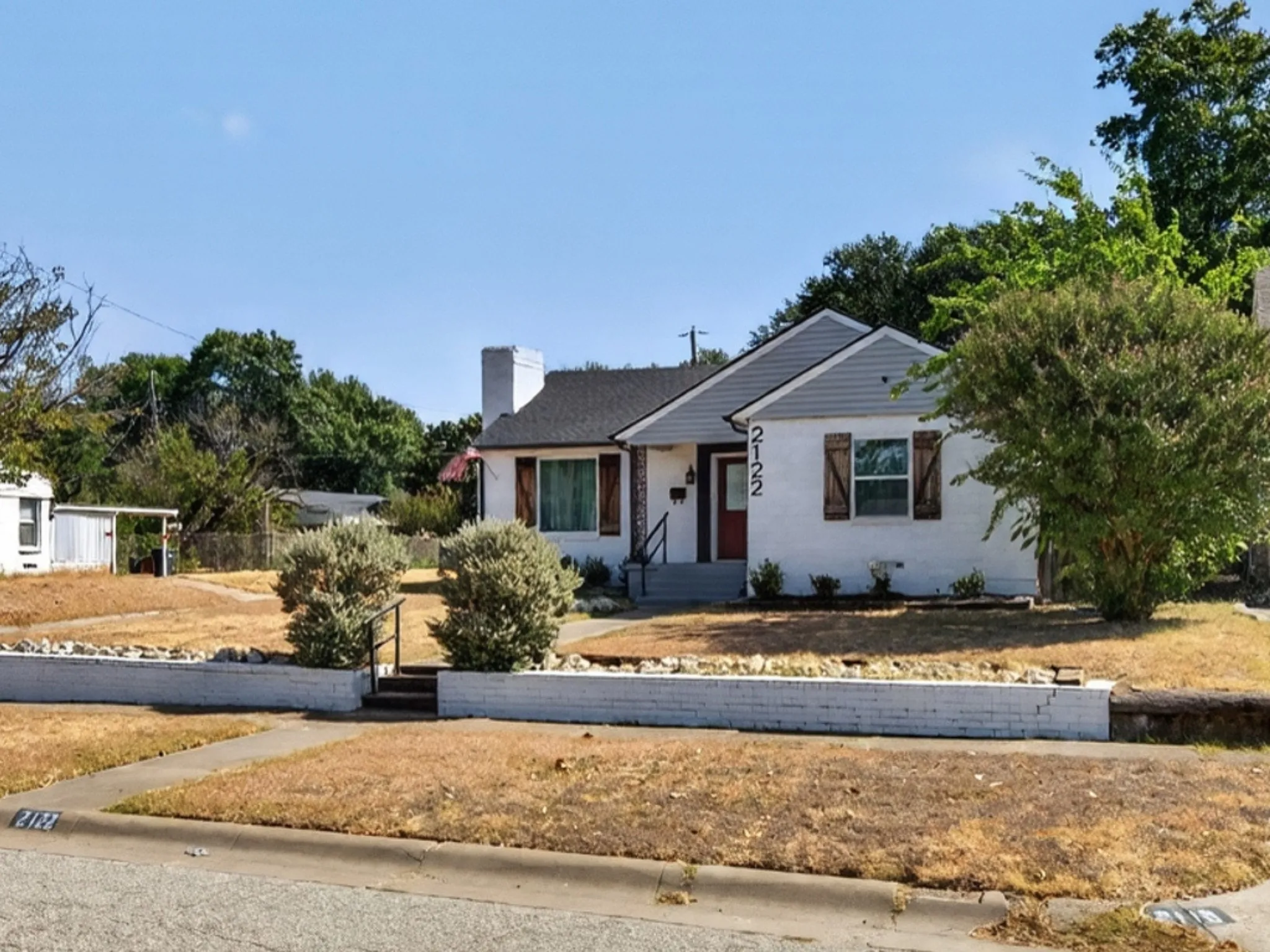 Single Family Residence For Sale in Dallas County , 2122 Berwick Avenue, Dallas, Texas 75203, 4 Bedroom, 3 Bathroom, Garage spaces, 1,772 Sqft, built in 1945, mls#21379562, Real Estate Agent in Dallas, Homes For Sale in Dallas county, Homes For Sale in Dallas, Realtor in Dallas Texas, Real Estate Brokerage Independent Realty Texas, Luminita Cordes Realtor
