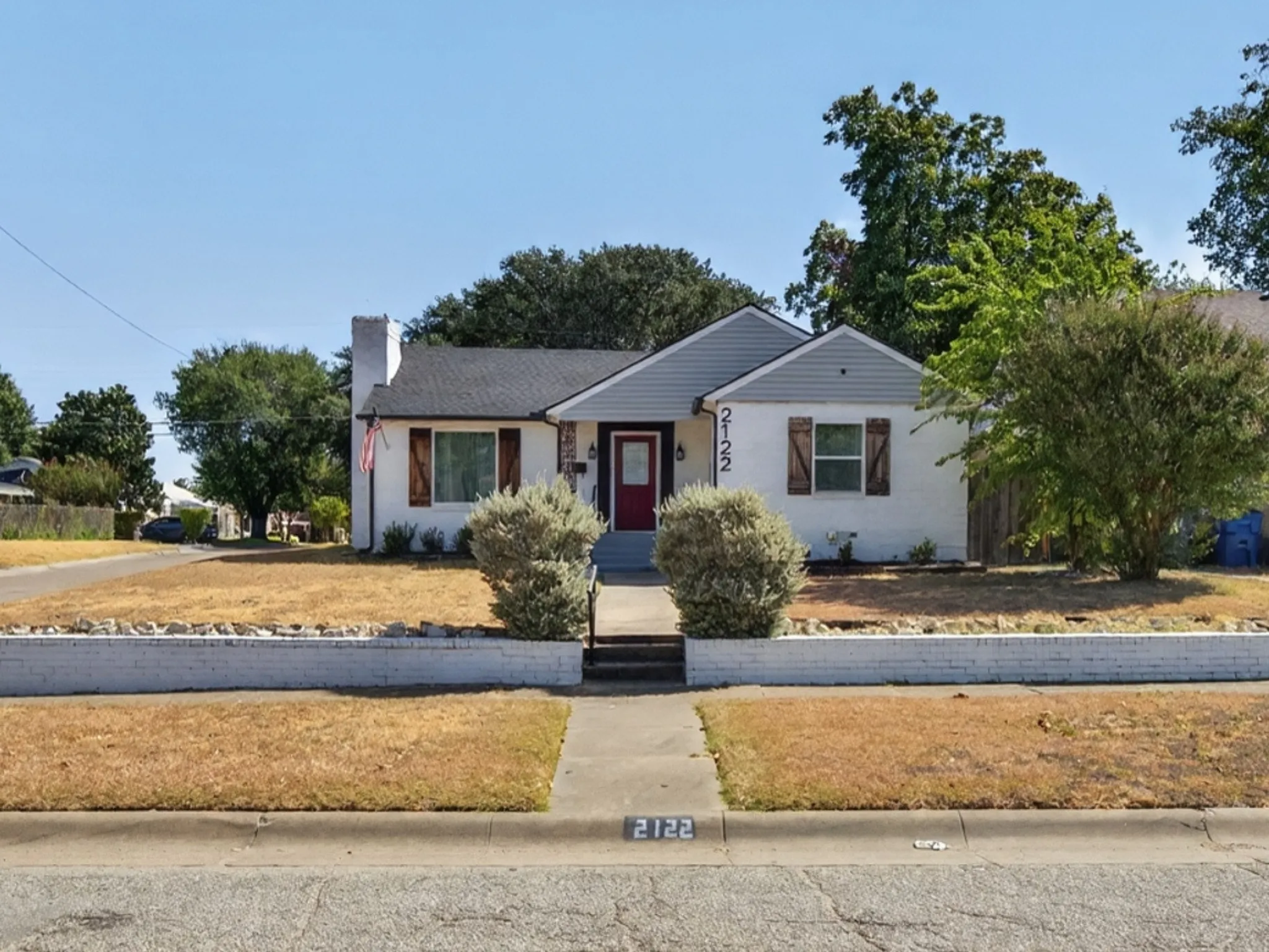 Single Family Residence For Sale in Dallas County , 2122 Berwick Avenue, Dallas, Texas 75203, 4 Bedroom, 3 Bathroom, Garage spaces, 1,772 Sqft, built in 1945, mls#21379562, Real Estate Agent in Dallas, Homes For Sale in Dallas county, Homes For Sale in Dallas, Realtor in Dallas Texas, Real Estate Brokerage Independent Realty Texas, Luminita Cordes Realtor