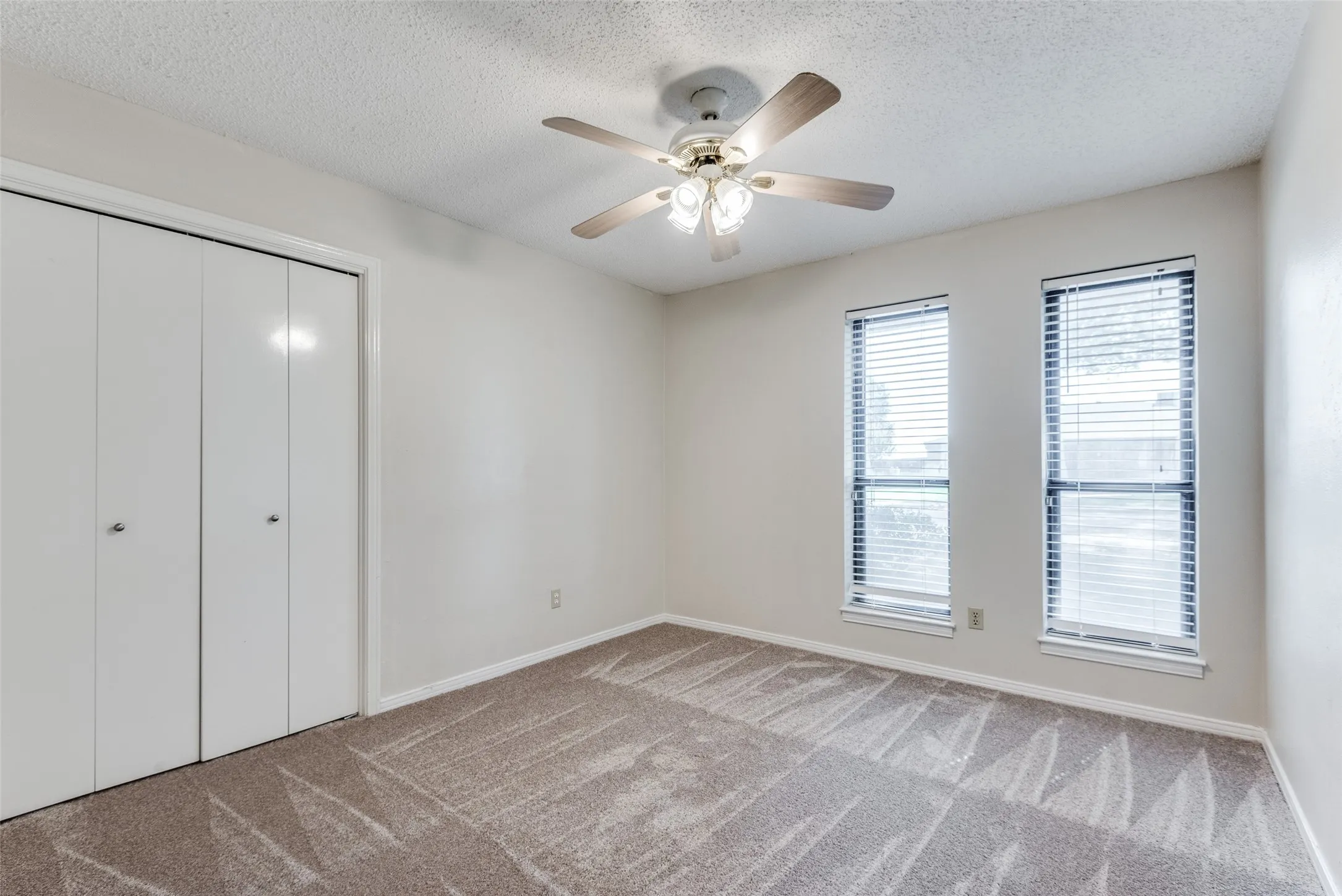 Single Family Residence For Rent in Dallas County , 435 Cambridge Drive, De Soto, Texas 75115, 3 Bedroom, 2 Bathroom, 2 Garage spaces, 1,653 Sqft, built in 1977, mls#21374565, Real Estate Agent in De Soto, Homes For Rent in Dallas county, Homes For Rent in De Soto, Realtor in De Soto Texas, Real Estate Brokerage Independent Realty Texas, Luminita Cordes Realtor