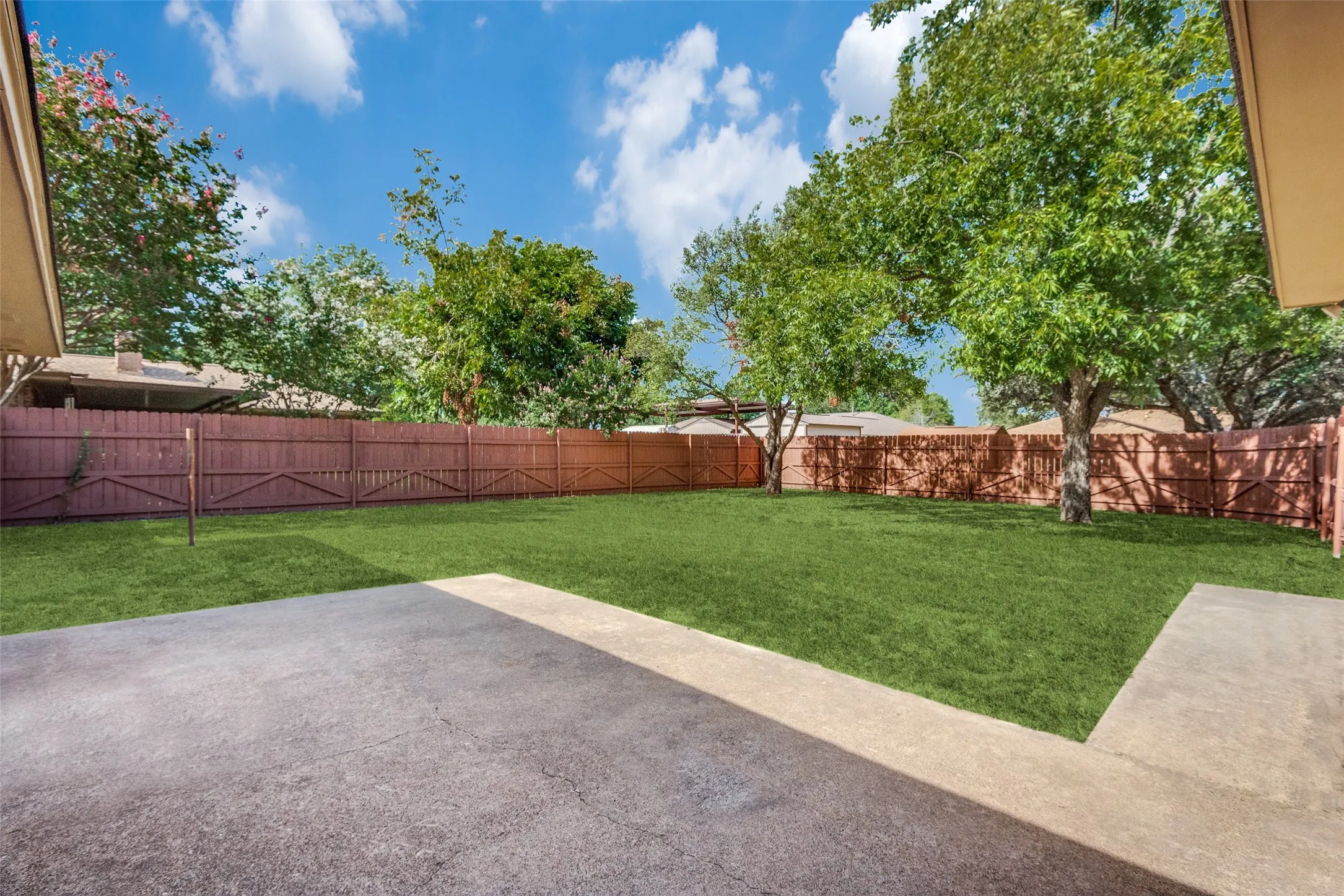 Single Family Residence For Rent in Dallas County , 435 Cambridge Drive, De Soto, Texas 75115, 3 Bedroom, 2 Bathroom, 2 Garage spaces, 1,653 Sqft, built in 1977, mls#21374565, Real Estate Agent in De Soto, Homes For Rent in Dallas county, Homes For Rent in De Soto, Realtor in De Soto Texas, Real Estate Brokerage Independent Realty Texas, Luminita Cordes Realtor