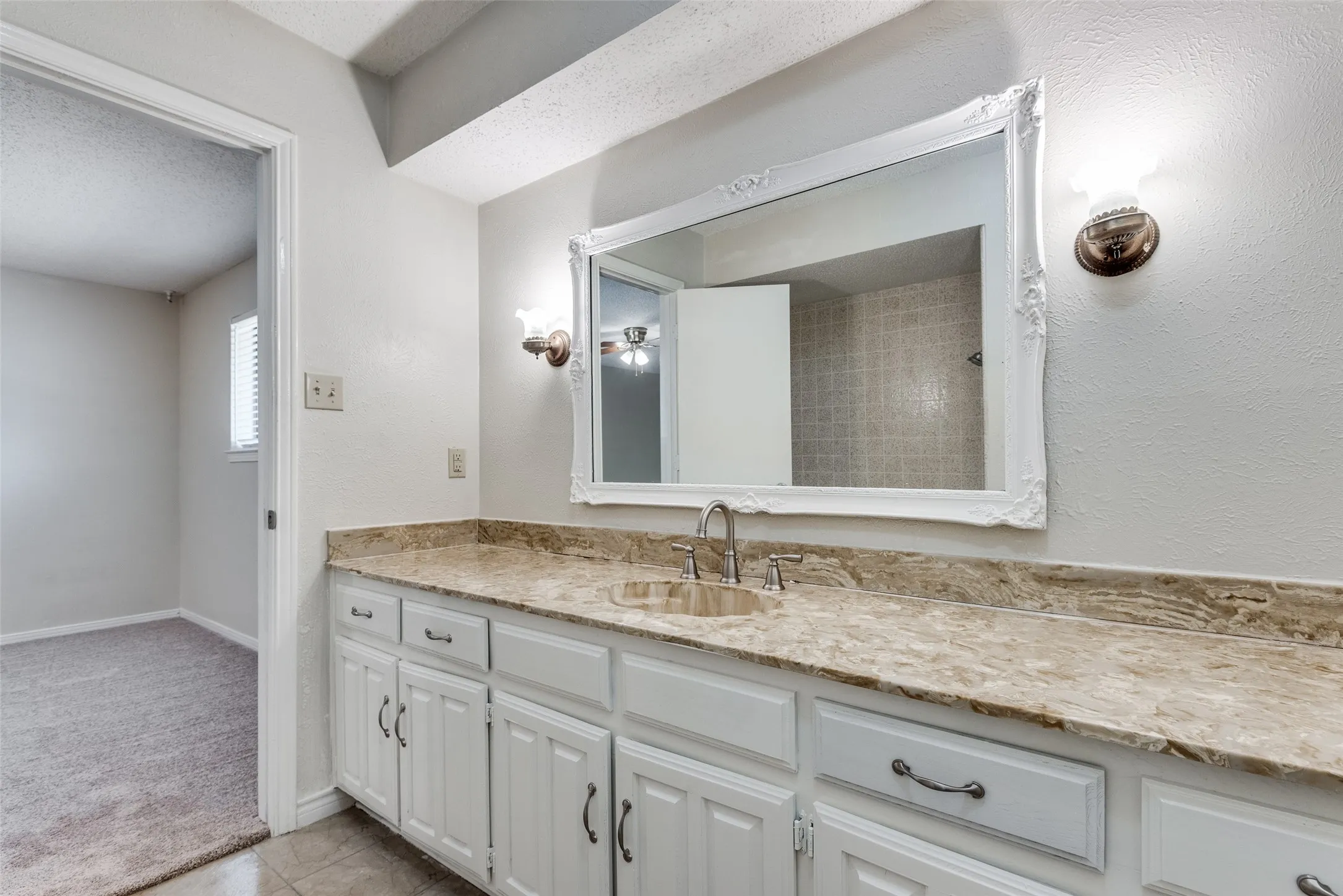 Single Family Residence For Rent in Dallas County , 435 Cambridge Drive, De Soto, Texas 75115, 3 Bedroom, 2 Bathroom, 2 Garage spaces, 1,653 Sqft, built in 1977, mls#21374565, Real Estate Agent in De Soto, Homes For Rent in Dallas county, Homes For Rent in De Soto, Realtor in De Soto Texas, Real Estate Brokerage Independent Realty Texas, Luminita Cordes Realtor