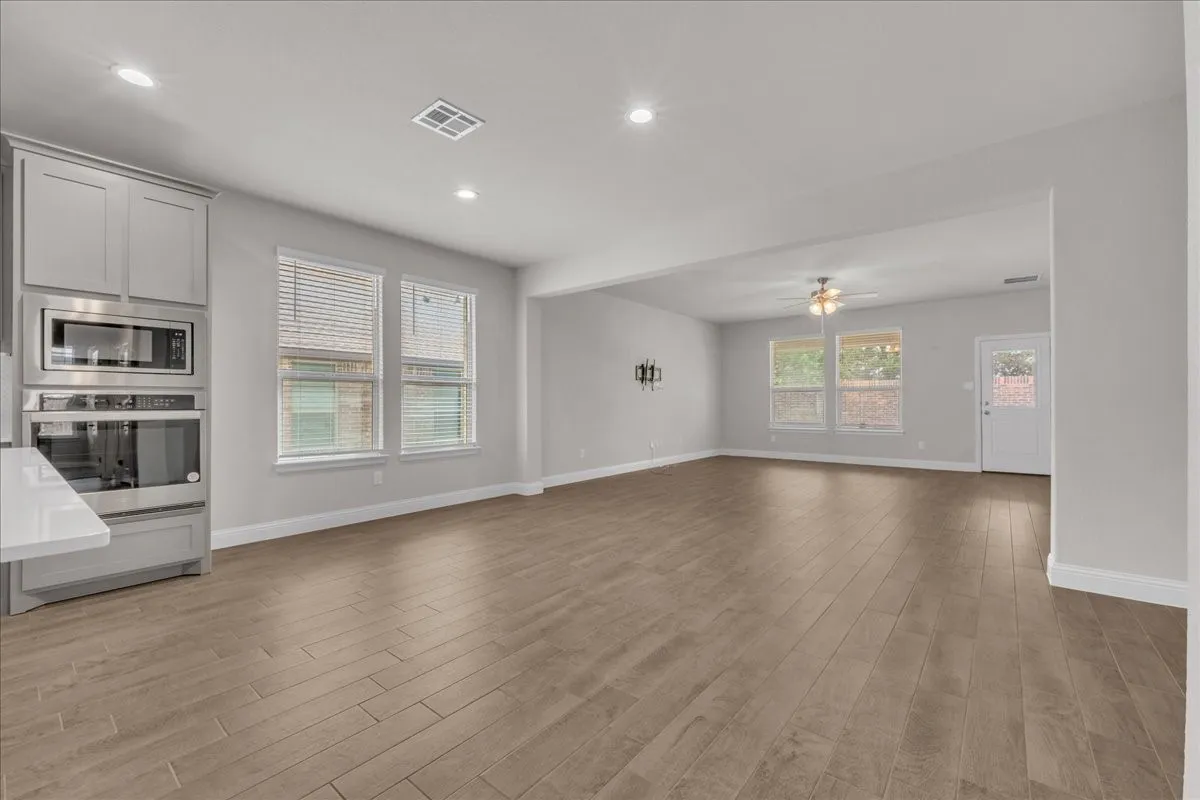 Single Family Residence For Rent in Ellis County , 1017 Fairhaven Drive, Midlothian, Texas 76065, 4 Bedroom, 3 Bathroom, 2 Garage spaces, 2,189 Sqft, built in 2023, mls#21376229, Real Estate Agent in Midlothian, Homes For Rent in Ellis county, Homes For Rent in Midlothian, Realtor in Midlothian Texas, Real Estate Brokerage Independent Realty Texas, Luminita Cordes Realtor