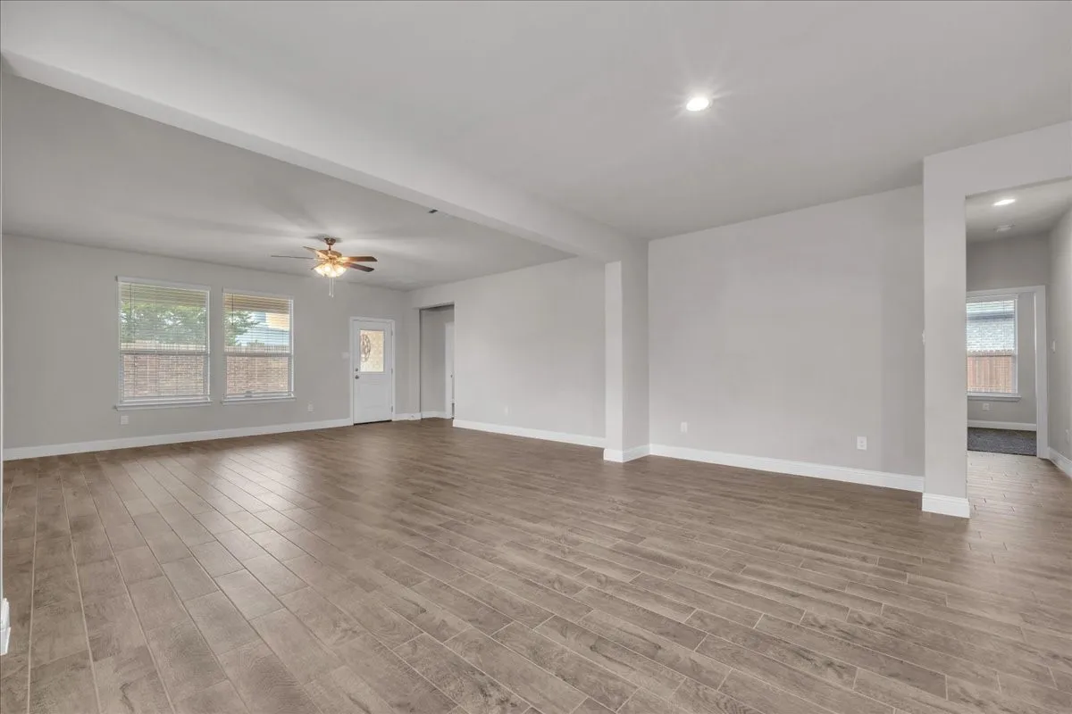 Single Family Residence For Rent in Ellis County , 1017 Fairhaven Drive, Midlothian, Texas 76065, 4 Bedroom, 3 Bathroom, 2 Garage spaces, 2,189 Sqft, built in 2023, mls#21376229, Real Estate Agent in Midlothian, Homes For Rent in Ellis county, Homes For Rent in Midlothian, Realtor in Midlothian Texas, Real Estate Brokerage Independent Realty Texas, Luminita Cordes Realtor