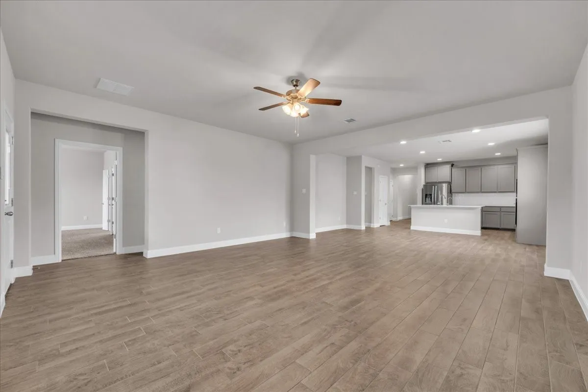 Single Family Residence For Rent in Ellis County , 1017 Fairhaven Drive, Midlothian, Texas 76065, 4 Bedroom, 3 Bathroom, 2 Garage spaces, 2,189 Sqft, built in 2023, mls#21376229, Real Estate Agent in Midlothian, Homes For Rent in Ellis county, Homes For Rent in Midlothian, Realtor in Midlothian Texas, Real Estate Brokerage Independent Realty Texas, Luminita Cordes Realtor