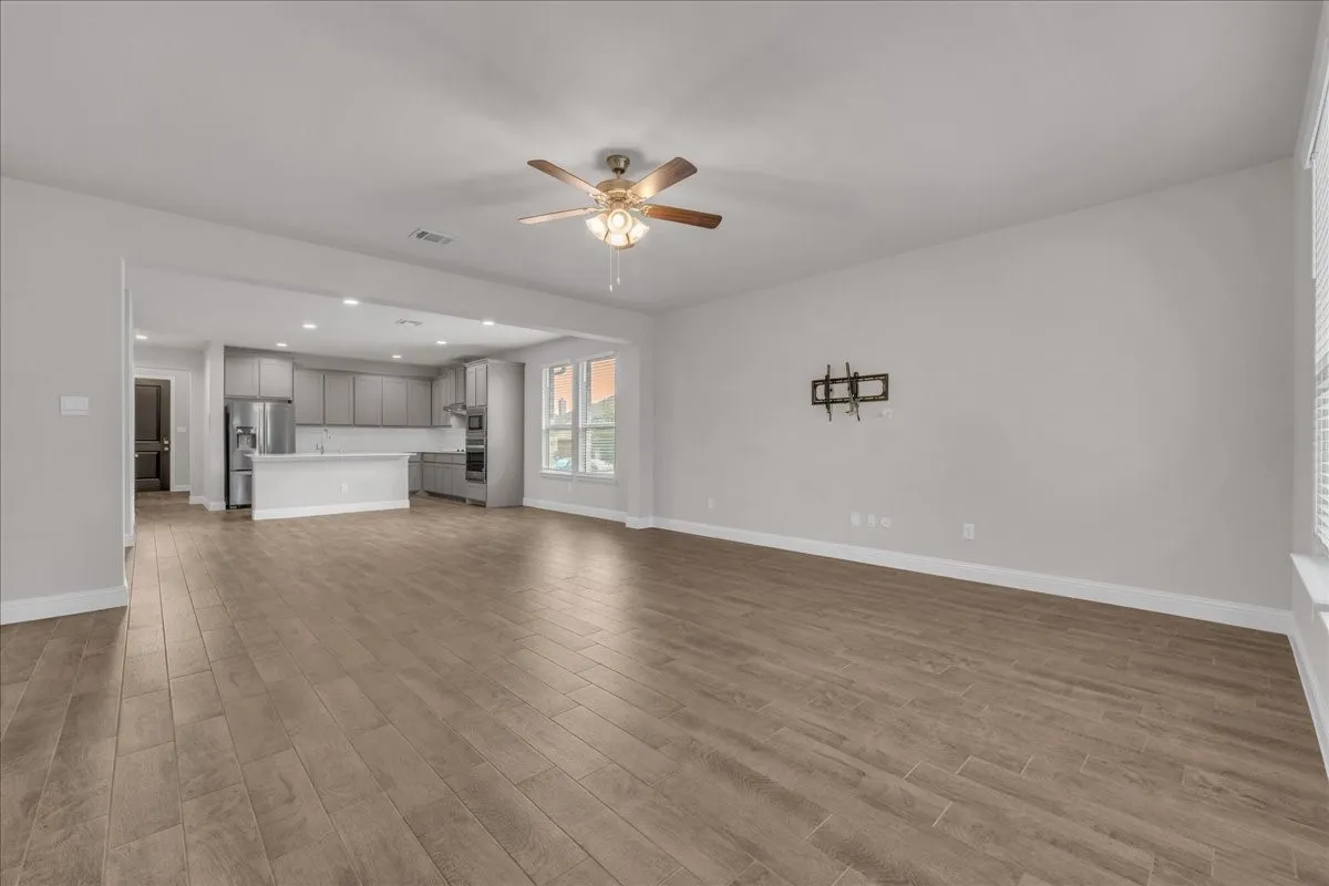 Single Family Residence For Rent in Ellis County , 1017 Fairhaven Drive, Midlothian, Texas 76065, 4 Bedroom, 3 Bathroom, 2 Garage spaces, 2,189 Sqft, built in 2023, mls#21376229, Real Estate Agent in Midlothian, Homes For Rent in Ellis county, Homes For Rent in Midlothian, Realtor in Midlothian Texas, Real Estate Brokerage Independent Realty Texas, Luminita Cordes Realtor