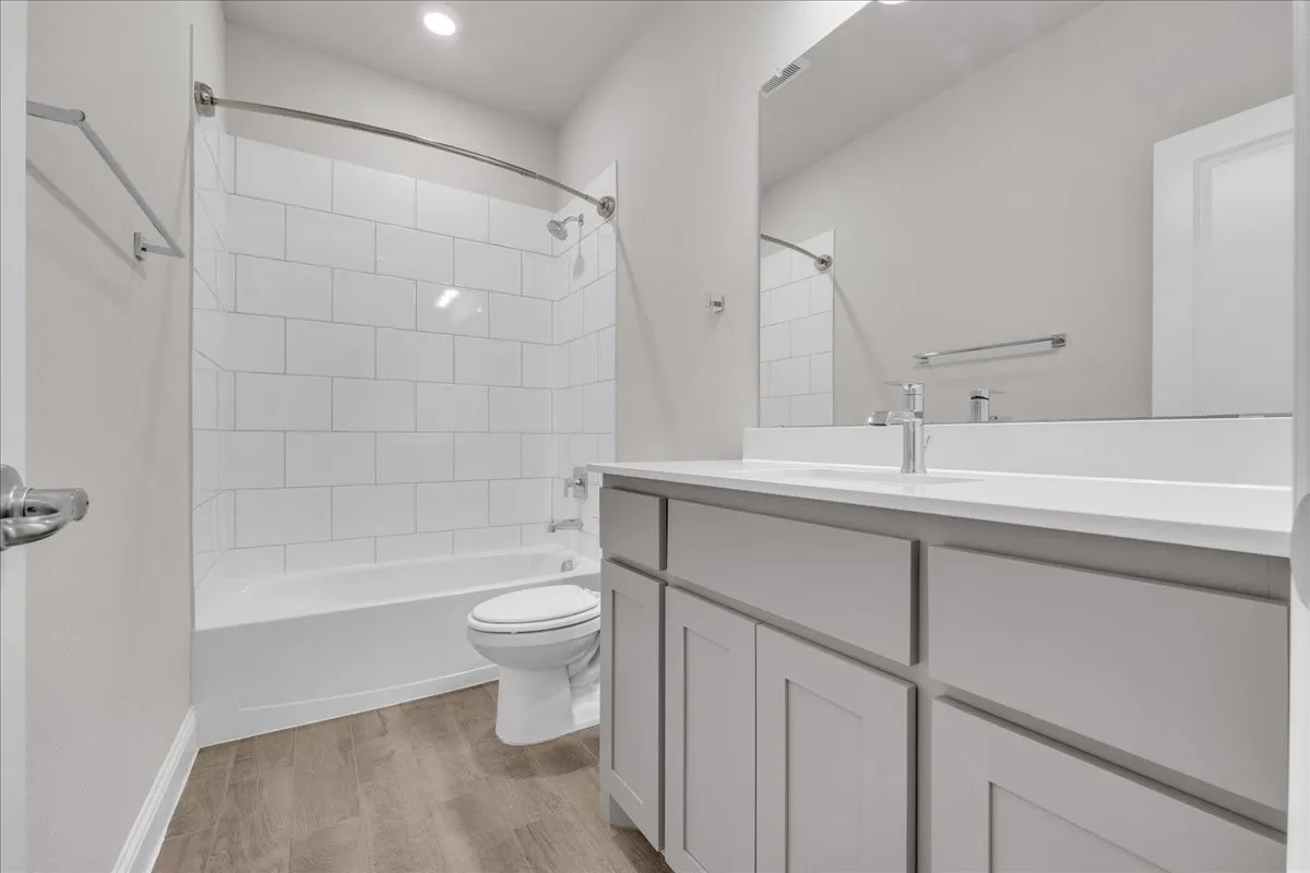 Single Family Residence For Rent in Ellis County , 1017 Fairhaven Drive, Midlothian, Texas 76065, 4 Bedroom, 3 Bathroom, 2 Garage spaces, 2,189 Sqft, built in 2023, mls#21376229, Real Estate Agent in Midlothian, Homes For Rent in Ellis county, Homes For Rent in Midlothian, Realtor in Midlothian Texas, Real Estate Brokerage Independent Realty Texas, Luminita Cordes Realtor