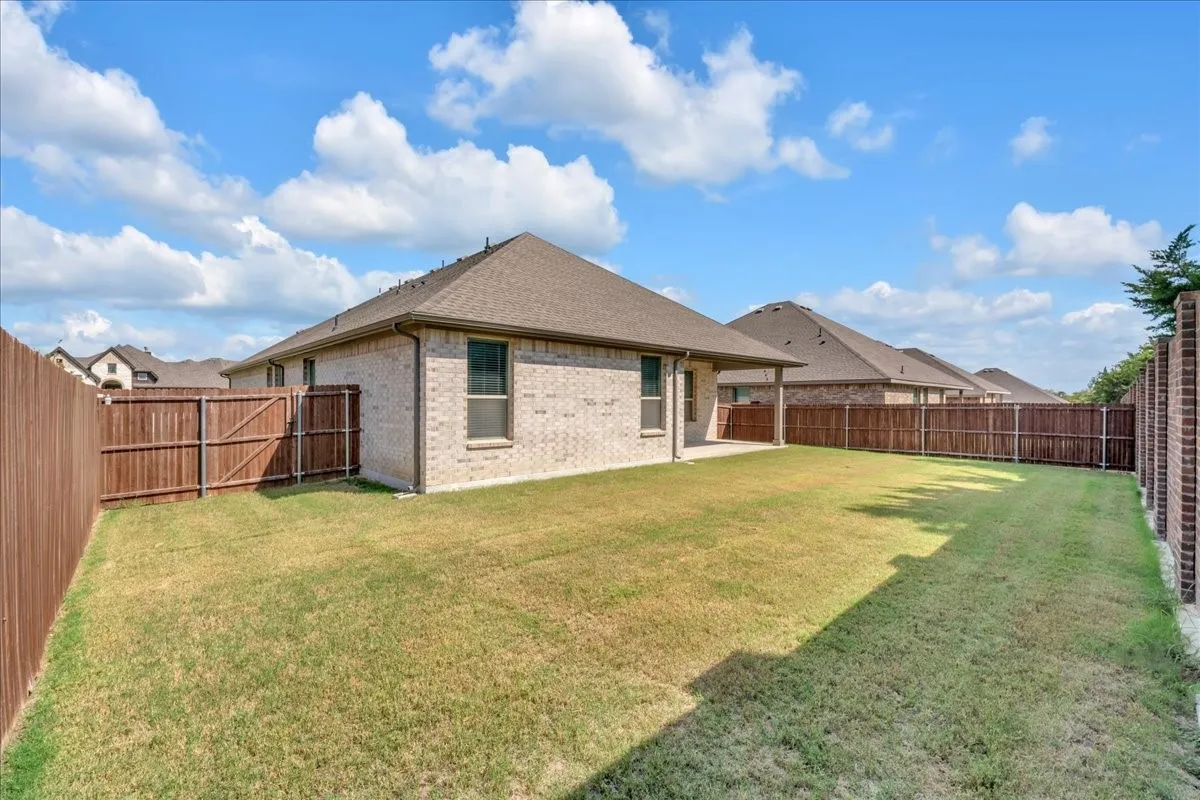 Single Family Residence For Rent in Ellis County , 1017 Fairhaven Drive, Midlothian, Texas 76065, 4 Bedroom, 3 Bathroom, 2 Garage spaces, 2,189 Sqft, built in 2023, mls#21376229, Real Estate Agent in Midlothian, Homes For Rent in Ellis county, Homes For Rent in Midlothian, Realtor in Midlothian Texas, Real Estate Brokerage Independent Realty Texas, Luminita Cordes Realtor