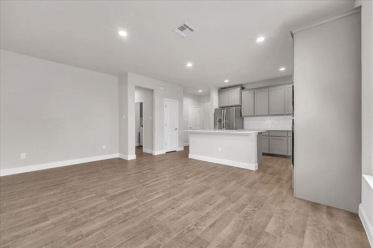 Single Family Residence For Rent in Ellis County , 1017 Fairhaven Drive, Midlothian, Texas 76065, 4 Bedroom, 3 Bathroom, 2 Garage spaces, 2,189 Sqft, built in 2023, mls#21376229, Real Estate Agent in Midlothian, Homes For Rent in Ellis county, Homes For Rent in Midlothian, Realtor in Midlothian Texas, Real Estate Brokerage Independent Realty Texas, Luminita Cordes Realtor
