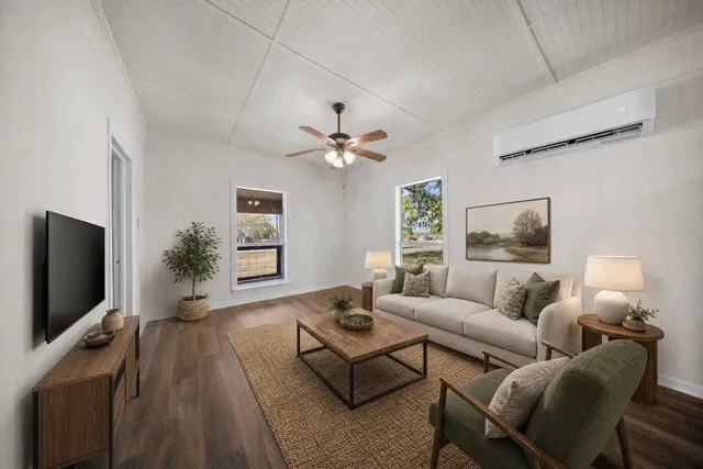 Single Family Residence For Rent in Ellis County , 132 Stacks Road, Ennis, Texas 75119, 2 Bedroom, 2 Bathroom, Garage spaces, 1,137 Sqft, built in 1940, mls#21379565, Real Estate Agent in Ennis, Homes For Rent in Ellis county, Homes For Rent in Ennis, Realtor in Ennis Texas, Real Estate Brokerage Independent Realty Texas, Luminita Cordes Realtor
