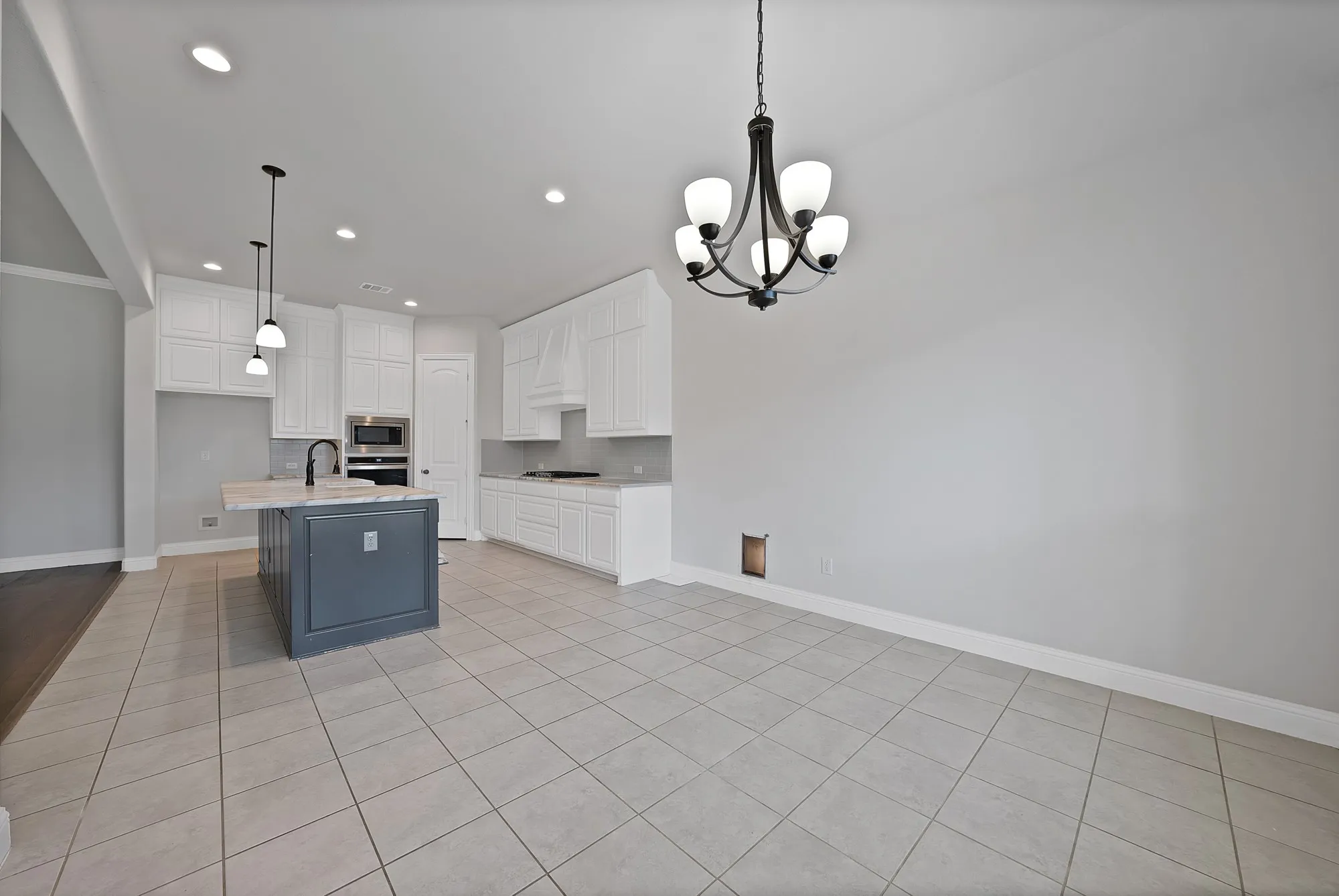 Single Family Residence For Sale in Johnson County , 2611 Ashmont Way, Mansfield, Texas 76084, 4 Bedroom, 3 Bathroom, 2 Garage spaces, 2,500 Sqft, built in 2020, mls#21370227, Real Estate Agent in Mansfield, Homes For Sale in Johnson county, Homes For Sale in Mansfield, Realtor in Mansfield Texas, Real Estate Brokerage Independent Realty Texas, Luminita Cordes Realtor