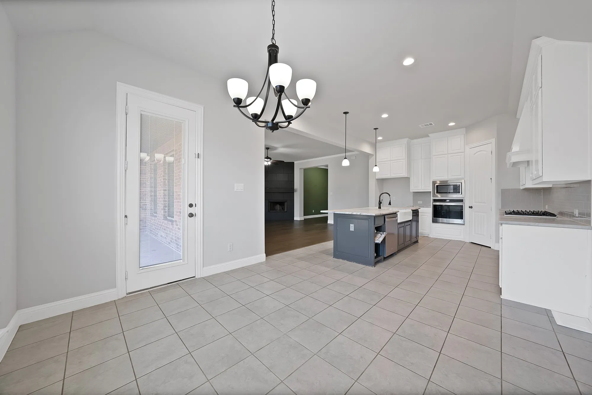Single Family Residence For Sale in Johnson County , 2611 Ashmont Way, Mansfield, Texas 76084, 4 Bedroom, 3 Bathroom, 2 Garage spaces, 2,500 Sqft, built in 2020, mls#21370227, Real Estate Agent in Mansfield, Homes For Sale in Johnson county, Homes For Sale in Mansfield, Realtor in Mansfield Texas, Real Estate Brokerage Independent Realty Texas, Luminita Cordes Realtor