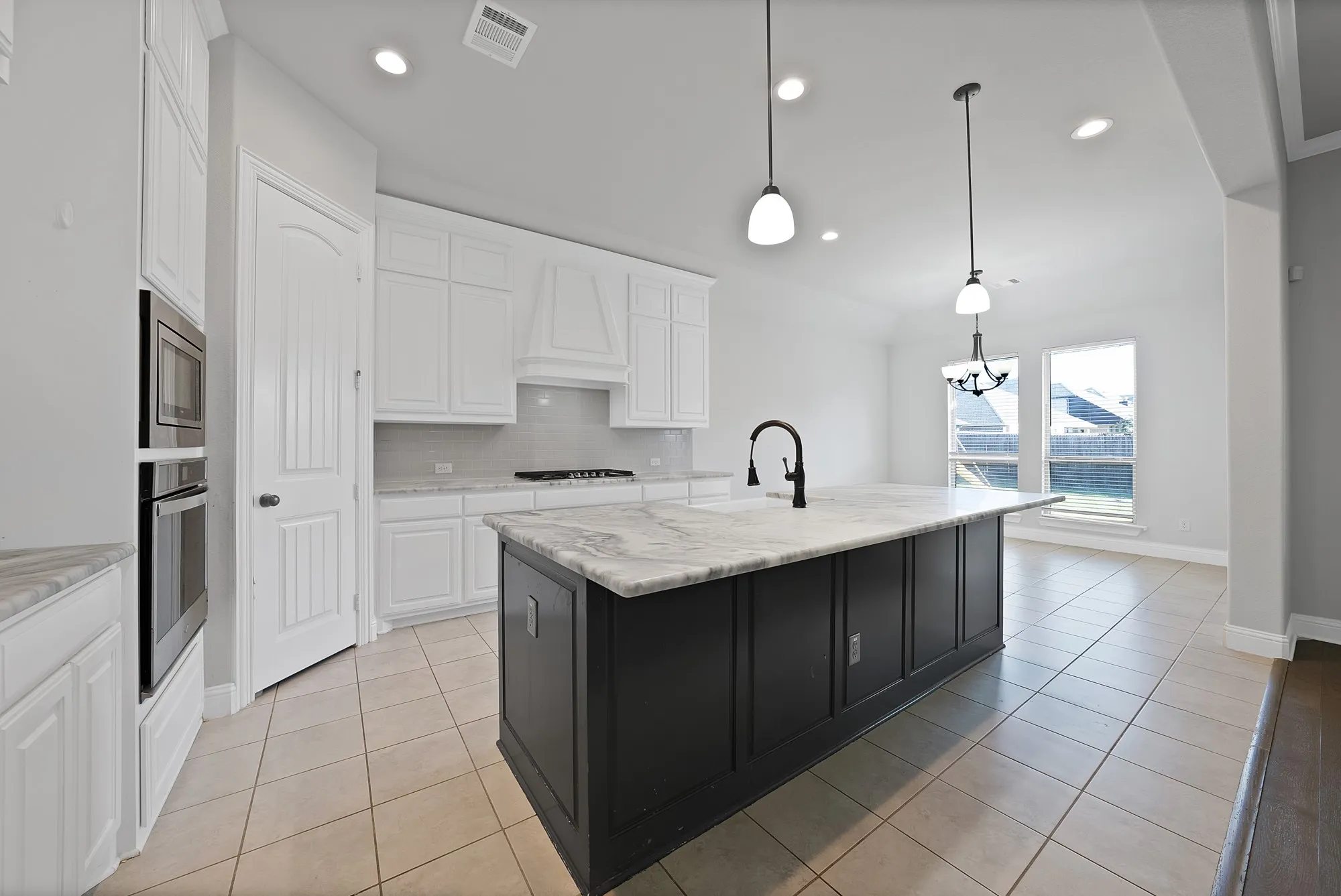 Single Family Residence For Sale in Johnson County , 2611 Ashmont Way, Mansfield, Texas 76084, 4 Bedroom, 3 Bathroom, 2 Garage spaces, 2,500 Sqft, built in 2020, mls#21370227, Real Estate Agent in Mansfield, Homes For Sale in Johnson county, Homes For Sale in Mansfield, Realtor in Mansfield Texas, Real Estate Brokerage Independent Realty Texas, Luminita Cordes Realtor