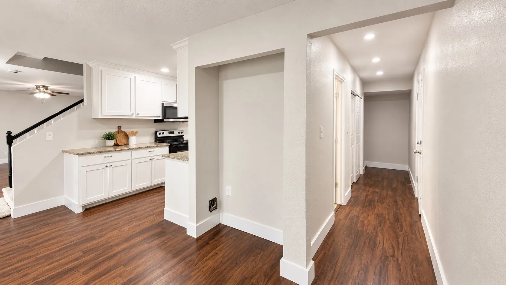 Single Family Residence For Sale in Dallas County , 3105 Brincrest Drive, Farmers Branch, Texas 75234, 3 Bedroom, 4 Bathroom, 2 Garage spaces, 2,074 Sqft, built in 1964, mls#21378210, Real Estate Agent in Farmers Branch, Homes For Sale in Dallas county, Homes For Sale in Farmers Branch, Realtor in Farmers Branch Texas, Real Estate Brokerage Independent Realty Texas, Luminita Cordes Realtor