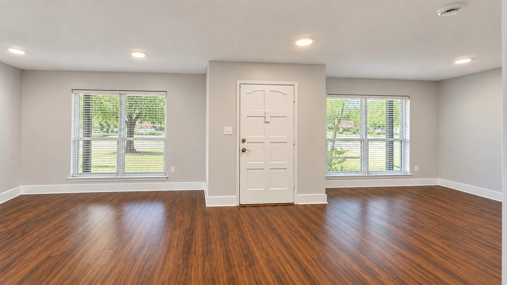 Single Family Residence For Sale in Dallas County , 3105 Brincrest Drive, Farmers Branch, Texas 75234, 3 Bedroom, 4 Bathroom, 2 Garage spaces, 2,074 Sqft, built in 1964, mls#21378210, Real Estate Agent in Farmers Branch, Homes For Sale in Dallas county, Homes For Sale in Farmers Branch, Realtor in Farmers Branch Texas, Real Estate Brokerage Independent Realty Texas, Luminita Cordes Realtor