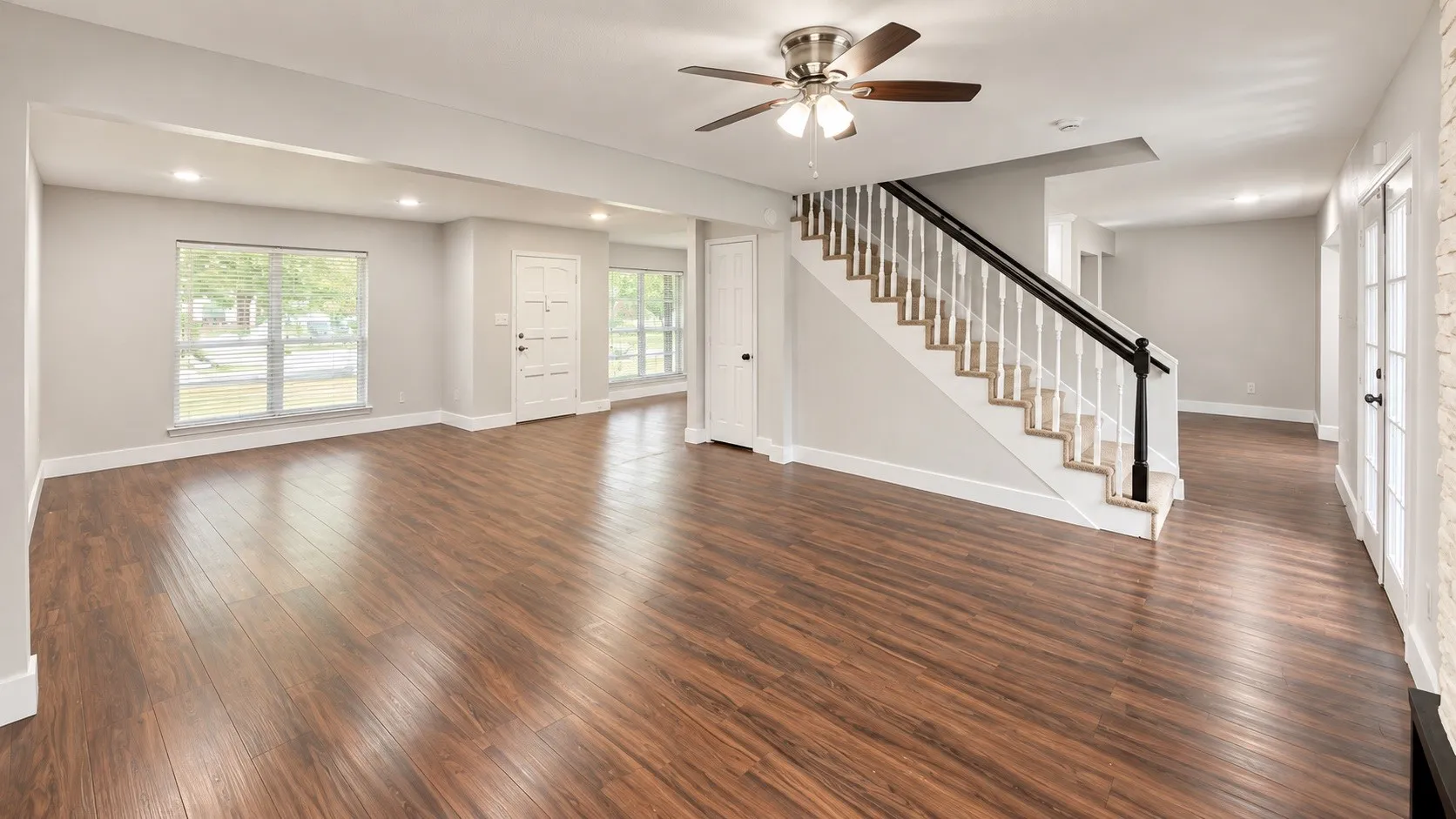 Single Family Residence For Sale in Dallas County , 3105 Brincrest Drive, Farmers Branch, Texas 75234, 3 Bedroom, 4 Bathroom, 2 Garage spaces, 2,074 Sqft, built in 1964, mls#21378210, Real Estate Agent in Farmers Branch, Homes For Sale in Dallas county, Homes For Sale in Farmers Branch, Realtor in Farmers Branch Texas, Real Estate Brokerage Independent Realty Texas, Luminita Cordes Realtor