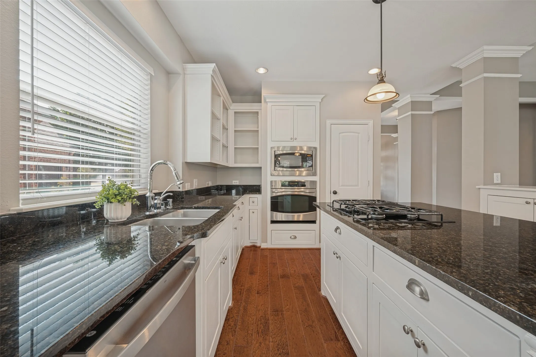 Single Family Residence For Sale in Collin County , 850 KINGS VIEW Drive, Prosper, Texas 75078, 3 Bedroom, 3 Bathroom, 3 Garage spaces, 2,483 Sqft, built in 2007, mls#21360836, Real Estate Agent in Prosper, Homes For Sale in Collin county, Homes For Sale in Prosper, Realtor in Prosper Texas, Real Estate Brokerage Independent Realty Texas, Luminita Cordes Realtor