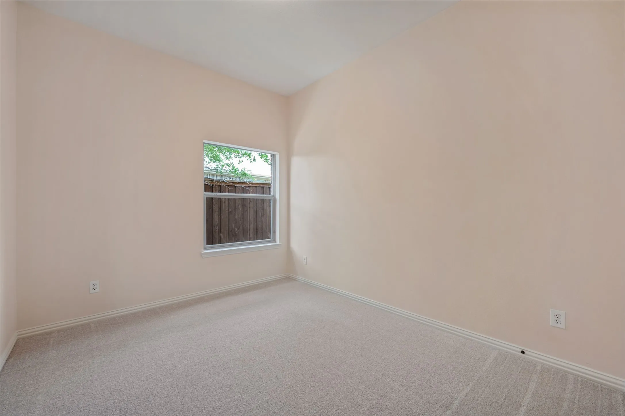 Single Family Residence For Sale in Collin County , 850 KINGS VIEW Drive, Prosper, Texas 75078, 3 Bedroom, 3 Bathroom, 3 Garage spaces, 2,483 Sqft, built in 2007, mls#21360836, Real Estate Agent in Prosper, Homes For Sale in Collin county, Homes For Sale in Prosper, Realtor in Prosper Texas, Real Estate Brokerage Independent Realty Texas, Luminita Cordes Realtor