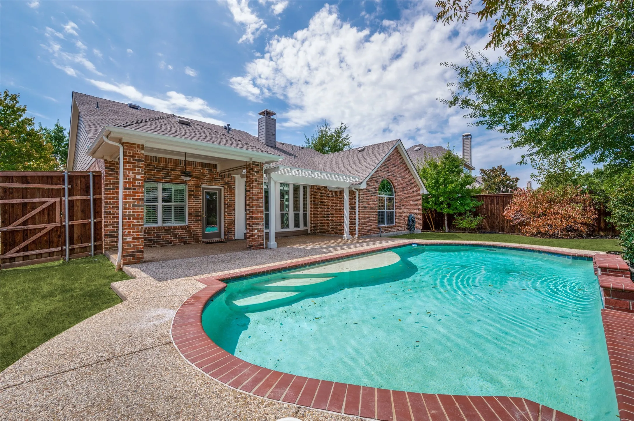 Single Family Residence For Sale in Collin County , 850 KINGS VIEW Drive, Prosper, Texas 75078, 3 Bedroom, 3 Bathroom, 3 Garage spaces, 2,483 Sqft, built in 2007, mls#21360836, Real Estate Agent in Prosper, Homes For Sale in Collin county, Homes For Sale in Prosper, Realtor in Prosper Texas, Real Estate Brokerage Independent Realty Texas, Luminita Cordes Realtor