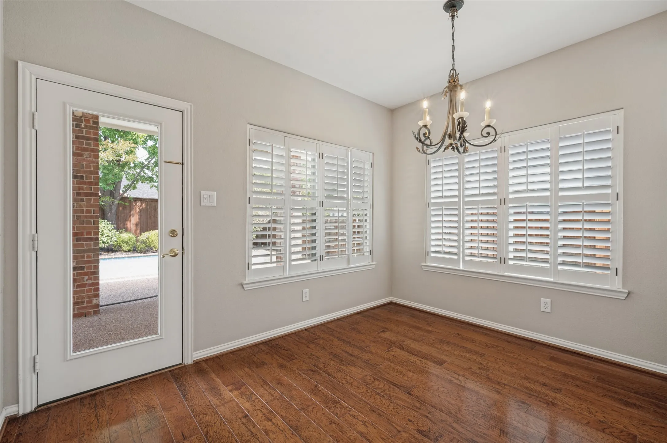 Single Family Residence For Sale in Collin County , 850 KINGS VIEW Drive, Prosper, Texas 75078, 3 Bedroom, 3 Bathroom, 3 Garage spaces, 2,483 Sqft, built in 2007, mls#21360836, Real Estate Agent in Prosper, Homes For Sale in Collin county, Homes For Sale in Prosper, Realtor in Prosper Texas, Real Estate Brokerage Independent Realty Texas, Luminita Cordes Realtor