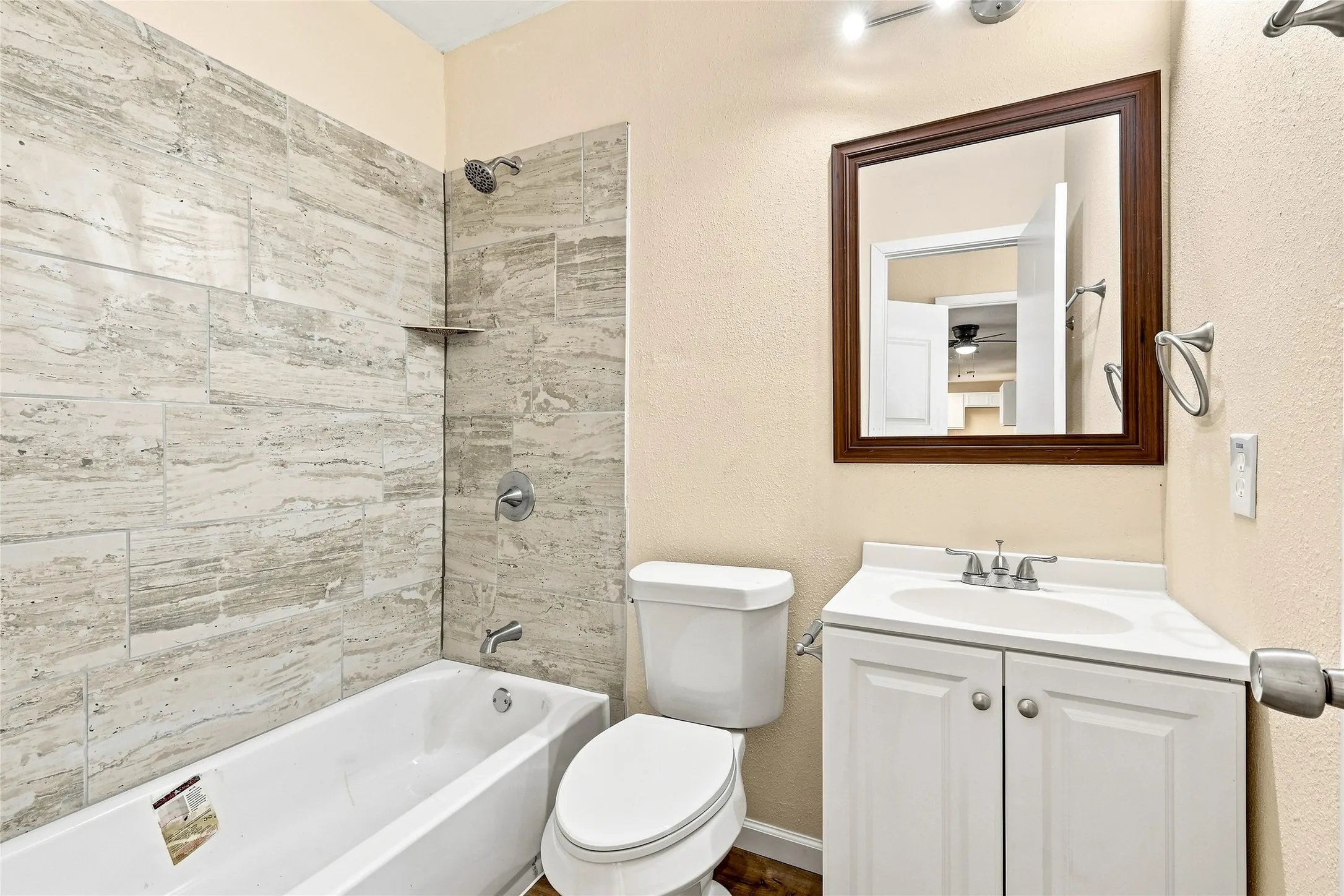 Single Family Residence For Sale in Tarrant County , 702 Jonathan Lane, Arlington, Texas 76010, 4 Bedroom, 2 Bathroom, Garage spaces, 1,365 Sqft, built in 1955, mls#21379382, Real Estate Agent in Arlington, Homes For Sale in Tarrant county, Homes For Sale in Arlington, Realtor in Arlington Texas, Real Estate Brokerage Independent Realty Texas, Luminita Cordes Realtor