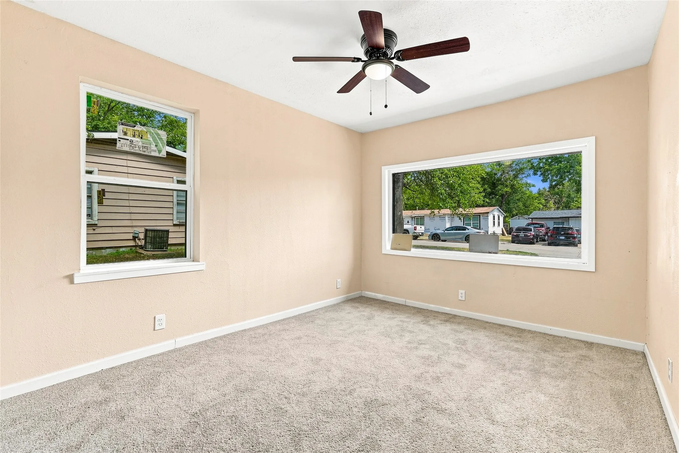 Single Family Residence For Sale in Tarrant County , 702 Jonathan Lane, Arlington, Texas 76010, 4 Bedroom, 2 Bathroom, Garage spaces, 1,365 Sqft, built in 1955, mls#21379382, Real Estate Agent in Arlington, Homes For Sale in Tarrant county, Homes For Sale in Arlington, Realtor in Arlington Texas, Real Estate Brokerage Independent Realty Texas, Luminita Cordes Realtor