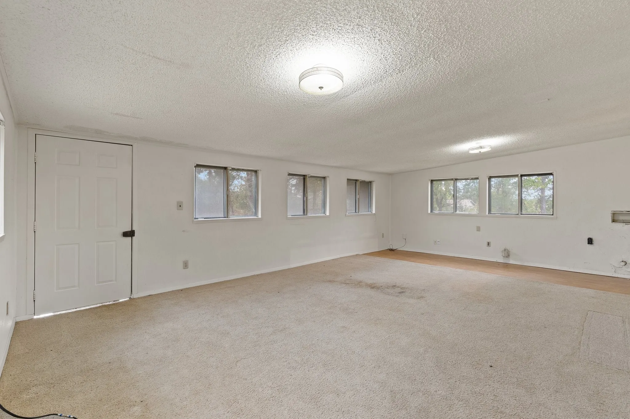 Single Family Residence For Sale in Johnson County , 3016 E Renfro Street, Burleson, Texas 76028, 3 Bedroom, 2 Bathroom, 2 Garage spaces, 1,664 Sqft, built in 1972, mls#21379113, Real Estate Agent in Burleson, Homes For Sale in Johnson county, Homes For Sale in Burleson, Realtor in Burleson Texas, Real Estate Brokerage Independent Realty Texas, Luminita Cordes Realtor