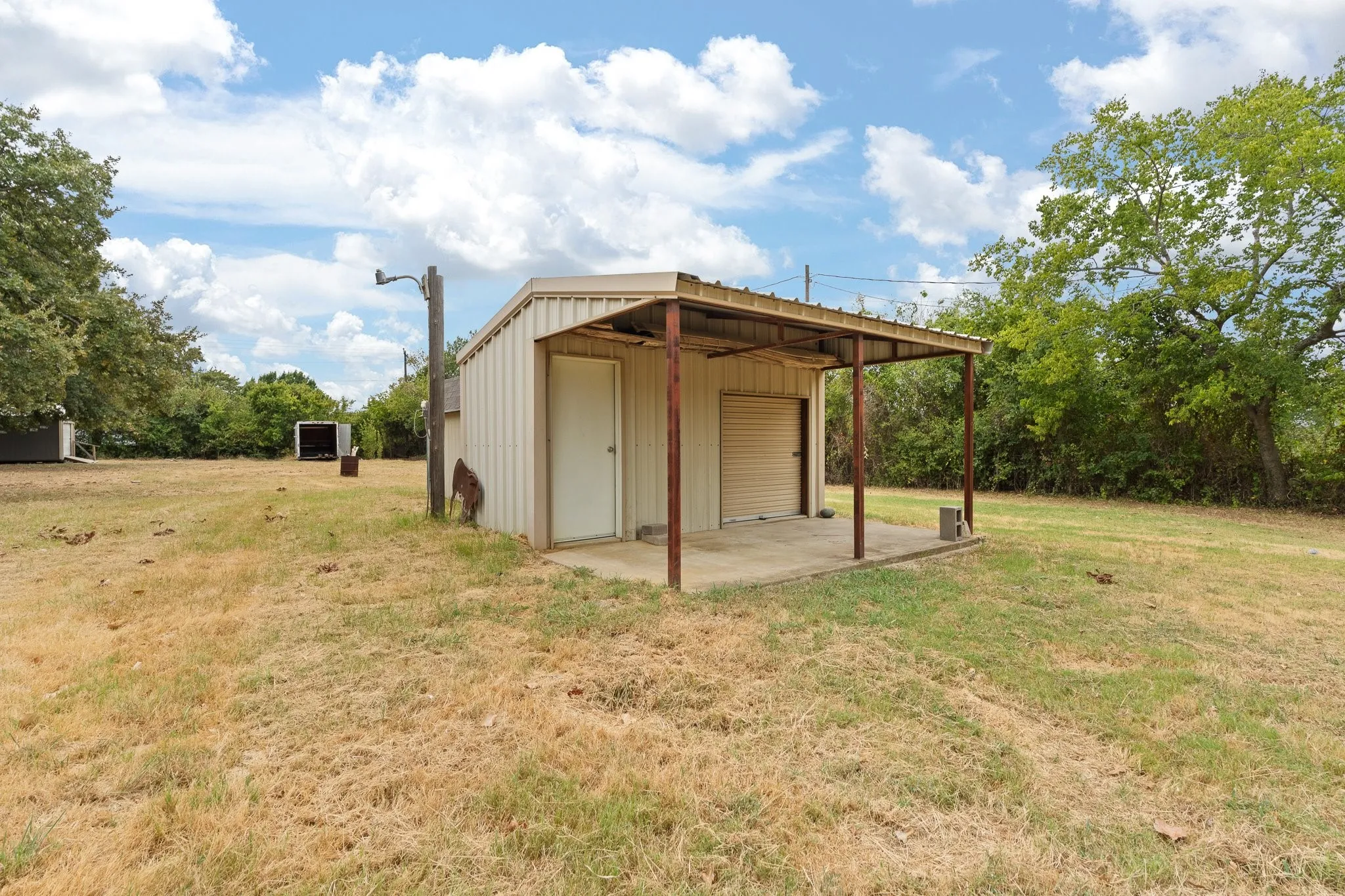 Single Family Residence For Sale in Johnson County , 3016 E Renfro Street, Burleson, Texas 76028, 3 Bedroom, 2 Bathroom, 2 Garage spaces, 1,664 Sqft, built in 1972, mls#21379113, Real Estate Agent in Burleson, Homes For Sale in Johnson county, Homes For Sale in Burleson, Realtor in Burleson Texas, Real Estate Brokerage Independent Realty Texas, Luminita Cordes Realtor