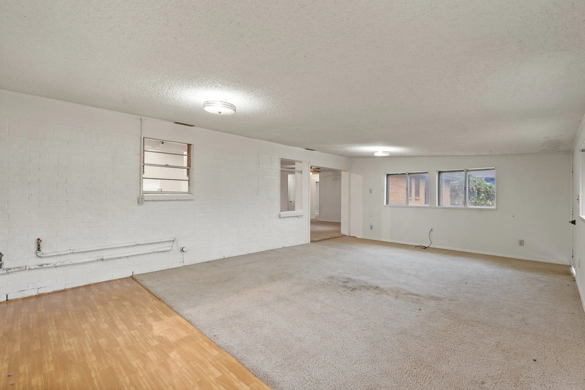 Single Family Residence For Sale in Johnson County , 3016 E Renfro Street, Burleson, Texas 76028, 3 Bedroom, 2 Bathroom, 2 Garage spaces, 1,664 Sqft, built in 1972, mls#21379113, Real Estate Agent in Burleson, Homes For Sale in Johnson county, Homes For Sale in Burleson, Realtor in Burleson Texas, Real Estate Brokerage Independent Realty Texas, Luminita Cordes Realtor