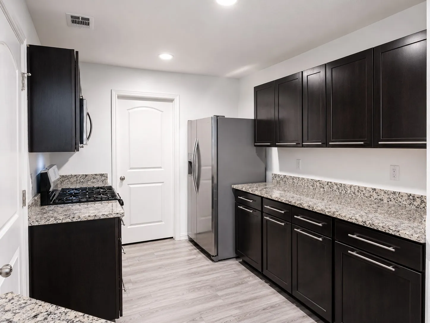 Single Family Residence For Rent in Dallas County , 5549 Bluffman Drive, Dallas, Texas 75241, 4 Bedroom, 2 Bathroom, 2 Garage spaces, 1,512 Sqft, built in 2020, mls#21376331, Real Estate Agent in Dallas, Homes For Rent in Dallas county, Homes For Rent in Dallas, Realtor in Dallas Texas, Real Estate Brokerage Independent Realty Texas, Luminita Cordes Realtor