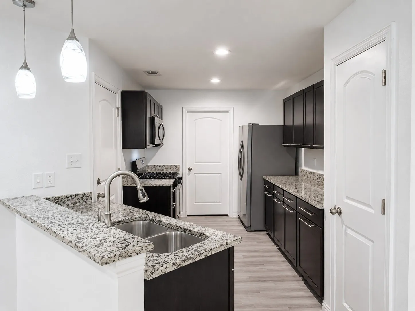 Single Family Residence For Rent in Dallas County , 5549 Bluffman Drive, Dallas, Texas 75241, 4 Bedroom, 2 Bathroom, 2 Garage spaces, 1,512 Sqft, built in 2020, mls#21376331, Real Estate Agent in Dallas, Homes For Rent in Dallas county, Homes For Rent in Dallas, Realtor in Dallas Texas, Real Estate Brokerage Independent Realty Texas, Luminita Cordes Realtor