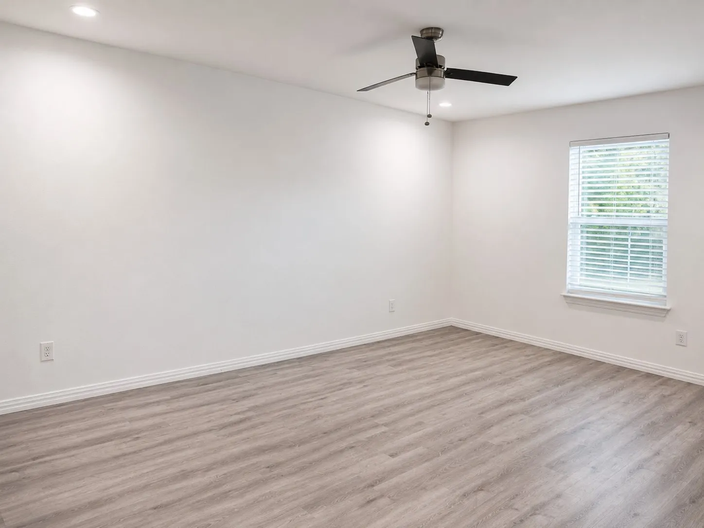 Single Family Residence For Rent in Dallas County , 5549 Bluffman Drive, Dallas, Texas 75241, 4 Bedroom, 2 Bathroom, 2 Garage spaces, 1,512 Sqft, built in 2020, mls#21376331, Real Estate Agent in Dallas, Homes For Rent in Dallas county, Homes For Rent in Dallas, Realtor in Dallas Texas, Real Estate Brokerage Independent Realty Texas, Luminita Cordes Realtor