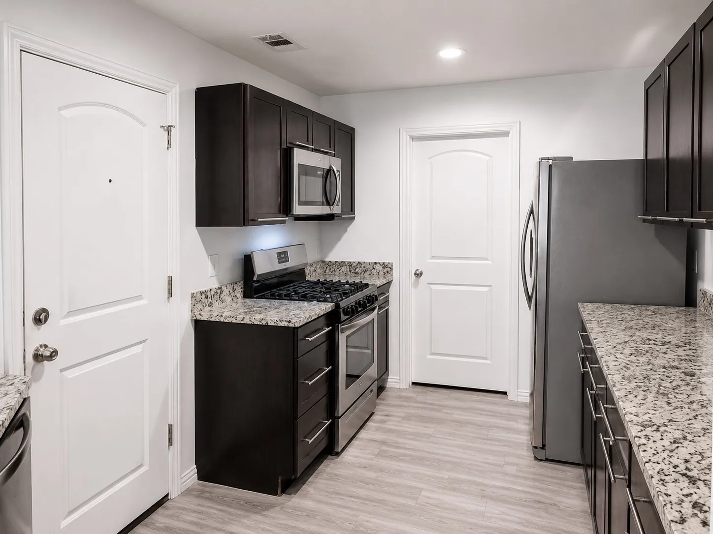 Single Family Residence For Rent in Dallas County , 5549 Bluffman Drive, Dallas, Texas 75241, 4 Bedroom, 2 Bathroom, 2 Garage spaces, 1,512 Sqft, built in 2020, mls#21376331, Real Estate Agent in Dallas, Homes For Rent in Dallas county, Homes For Rent in Dallas, Realtor in Dallas Texas, Real Estate Brokerage Independent Realty Texas, Luminita Cordes Realtor
