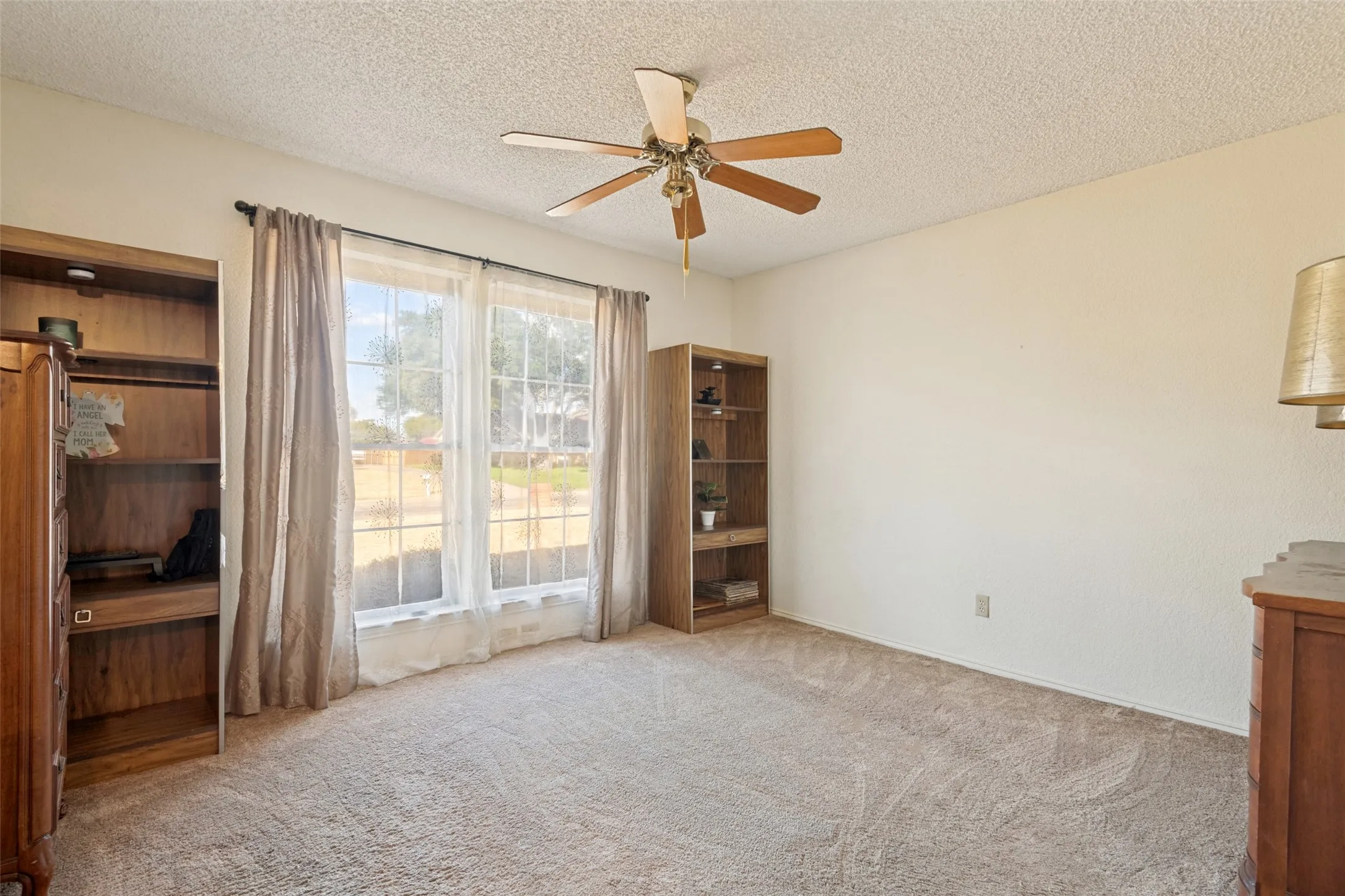 Single Family Residence For Sale in Kaufman County , 508 Estate Lane, Terrell, Texas 75161, 4 Bedroom, 3 Bathroom, 2 Garage spaces, 2,635 Sqft, built in 1983, mls#21379561, Real Estate Agent in Terrell, Homes For Sale in Kaufman county, Homes For Sale in Terrell, Realtor in Terrell Texas, Real Estate Brokerage Independent Realty Texas, Luminita Cordes Realtor