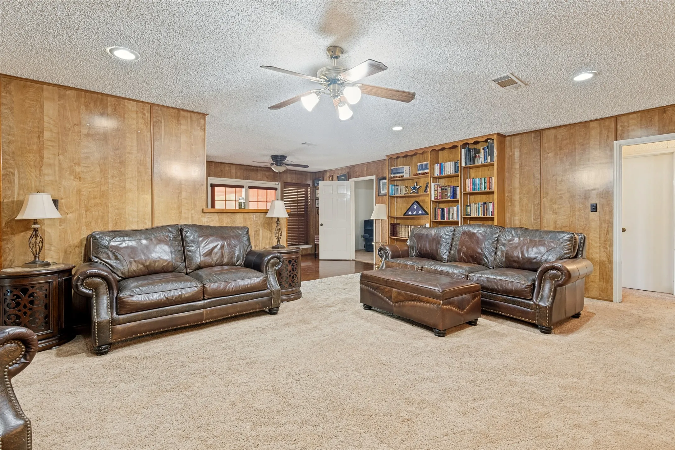 Single Family Residence For Sale in Kaufman County , 508 Estate Lane, Terrell, Texas 75161, 4 Bedroom, 3 Bathroom, 2 Garage spaces, 2,635 Sqft, built in 1983, mls#21379561, Real Estate Agent in Terrell, Homes For Sale in Kaufman county, Homes For Sale in Terrell, Realtor in Terrell Texas, Real Estate Brokerage Independent Realty Texas, Luminita Cordes Realtor
