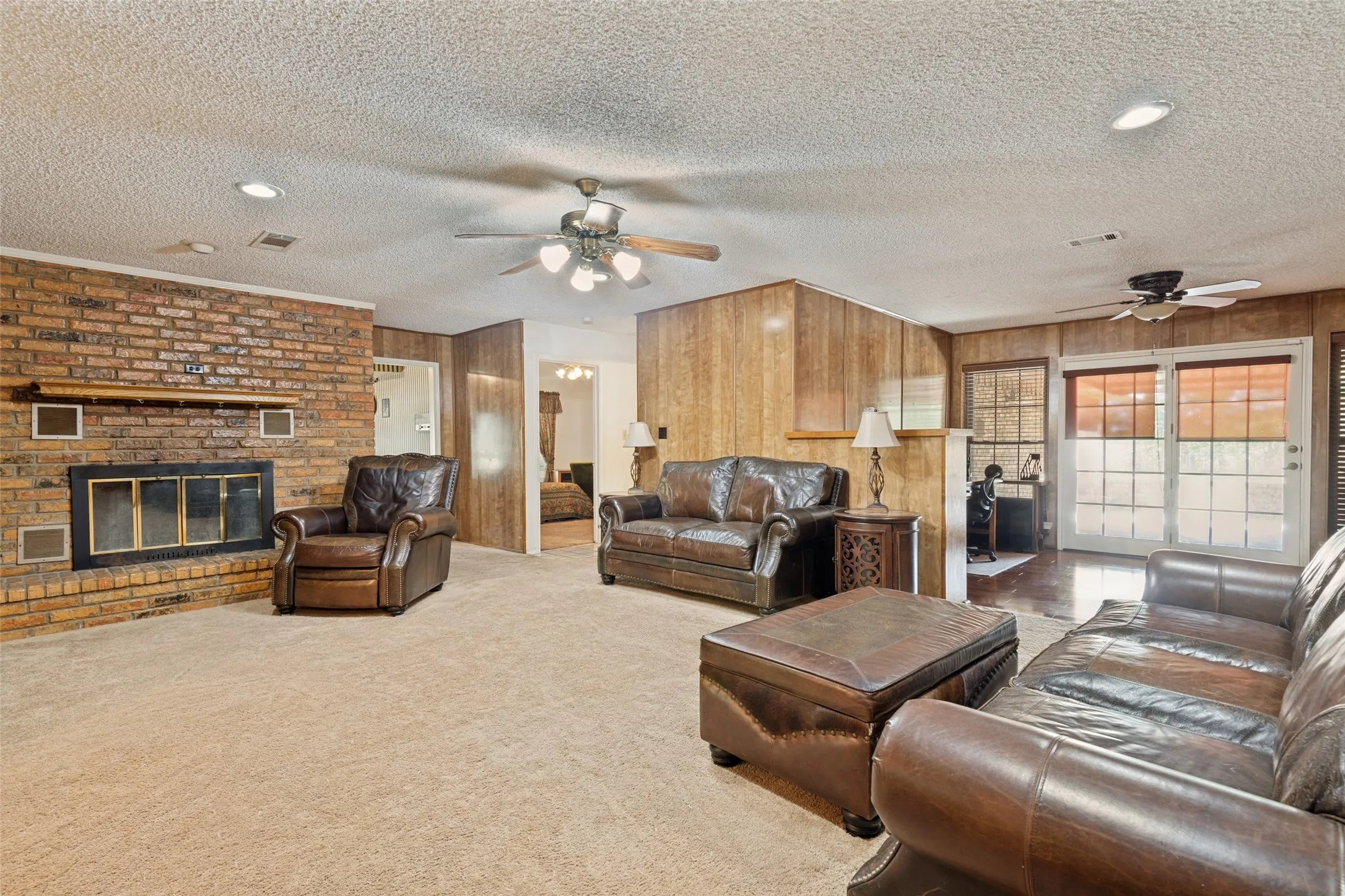 Single Family Residence For Sale in Kaufman County , 508 Estate Lane, Terrell, Texas 75161, 4 Bedroom, 3 Bathroom, 2 Garage spaces, 2,635 Sqft, built in 1983, mls#21379561, Real Estate Agent in Terrell, Homes For Sale in Kaufman county, Homes For Sale in Terrell, Realtor in Terrell Texas, Real Estate Brokerage Independent Realty Texas, Luminita Cordes Realtor