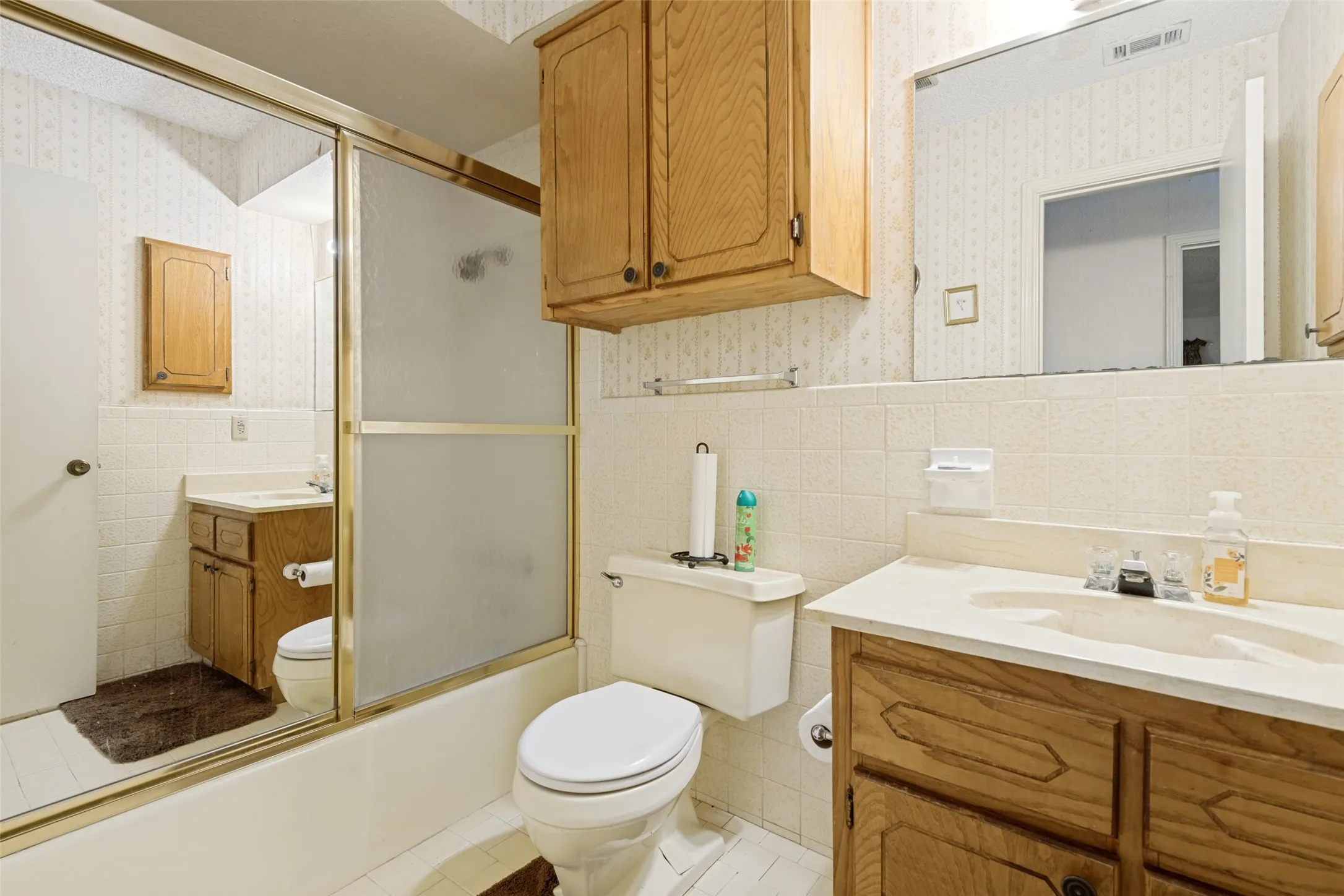Single Family Residence For Sale in Kaufman County , 508 Estate Lane, Terrell, Texas 75161, 4 Bedroom, 3 Bathroom, 2 Garage spaces, 2,635 Sqft, built in 1983, mls#21379561, Real Estate Agent in Terrell, Homes For Sale in Kaufman county, Homes For Sale in Terrell, Realtor in Terrell Texas, Real Estate Brokerage Independent Realty Texas, Luminita Cordes Realtor