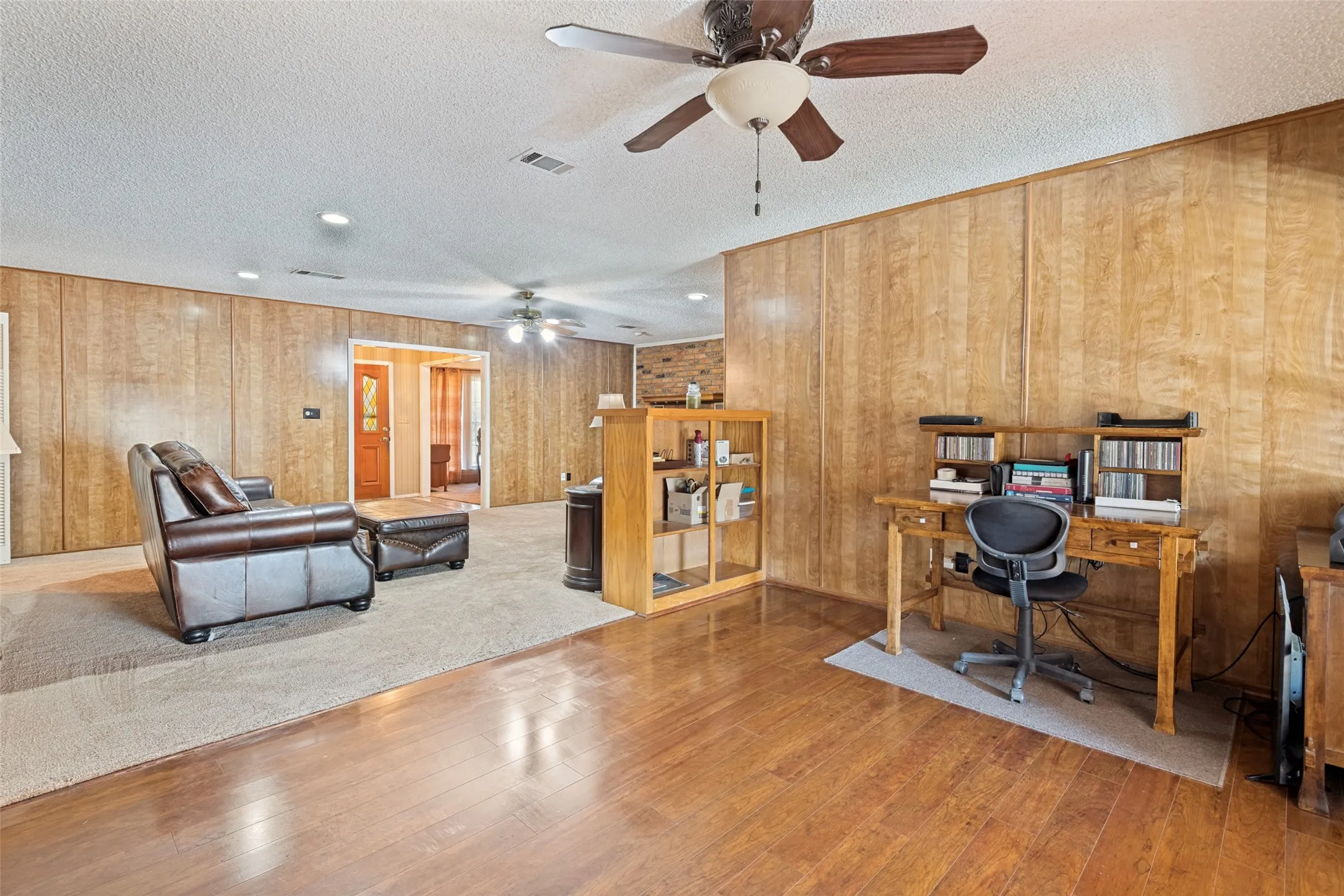 Single Family Residence For Sale in Kaufman County , 508 Estate Lane, Terrell, Texas 75161, 4 Bedroom, 3 Bathroom, 2 Garage spaces, 2,635 Sqft, built in 1983, mls#21379561, Real Estate Agent in Terrell, Homes For Sale in Kaufman county, Homes For Sale in Terrell, Realtor in Terrell Texas, Real Estate Brokerage Independent Realty Texas, Luminita Cordes Realtor