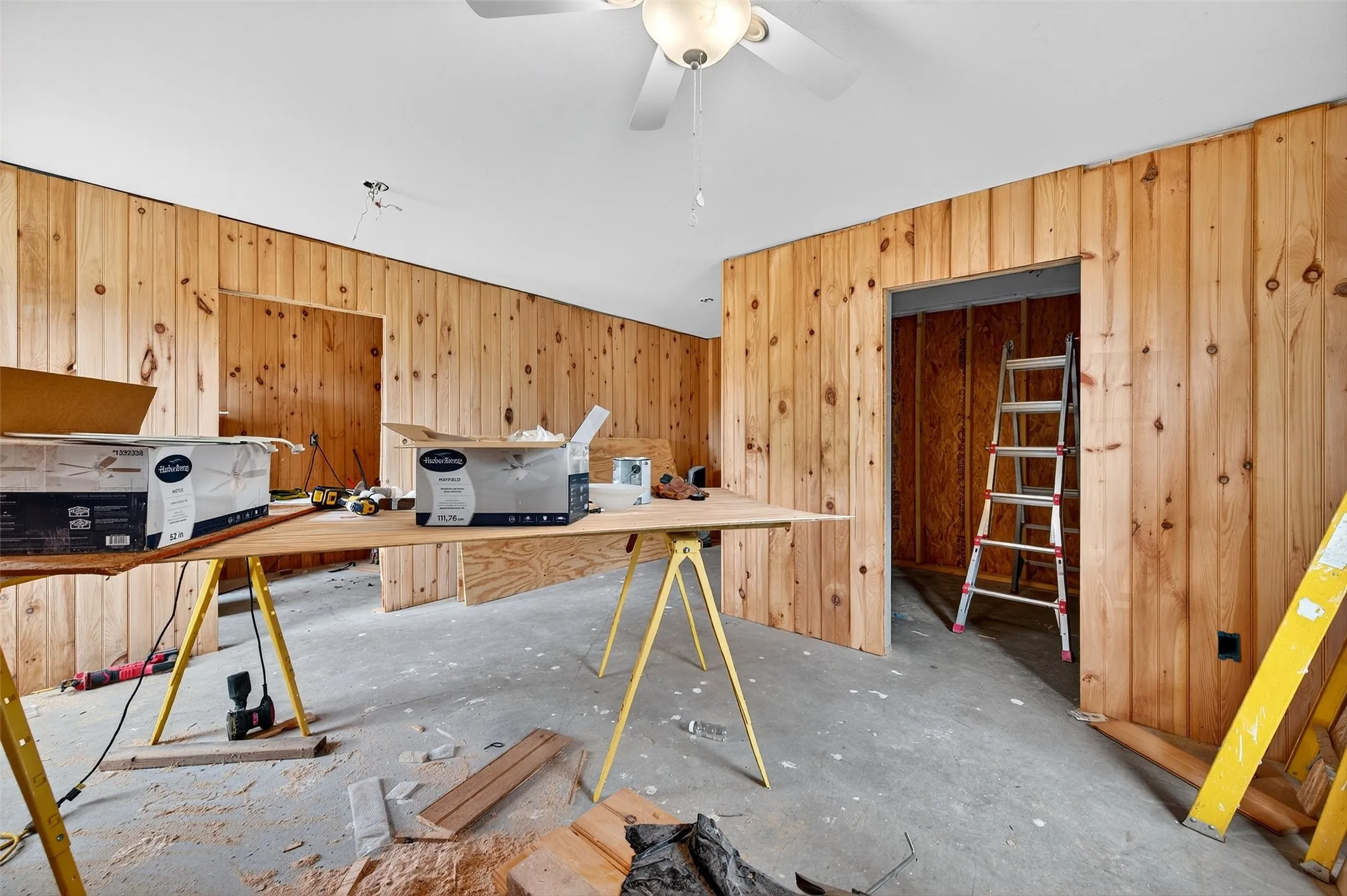 Single Family Residence For Sale in Fannin County , 1200 County Road 1215, Savoy, Texas 75479, 1 Bedroom, 2 Bathroom, 2 Garage spaces, 1,536 Sqft, built in 2008, mls#21379574, Real Estate Agent in Savoy, Homes For Sale in Fannin county, Homes For Sale in Savoy, Realtor in Savoy Texas, Real Estate Brokerage Independent Realty Texas, Luminita Cordes Realtor