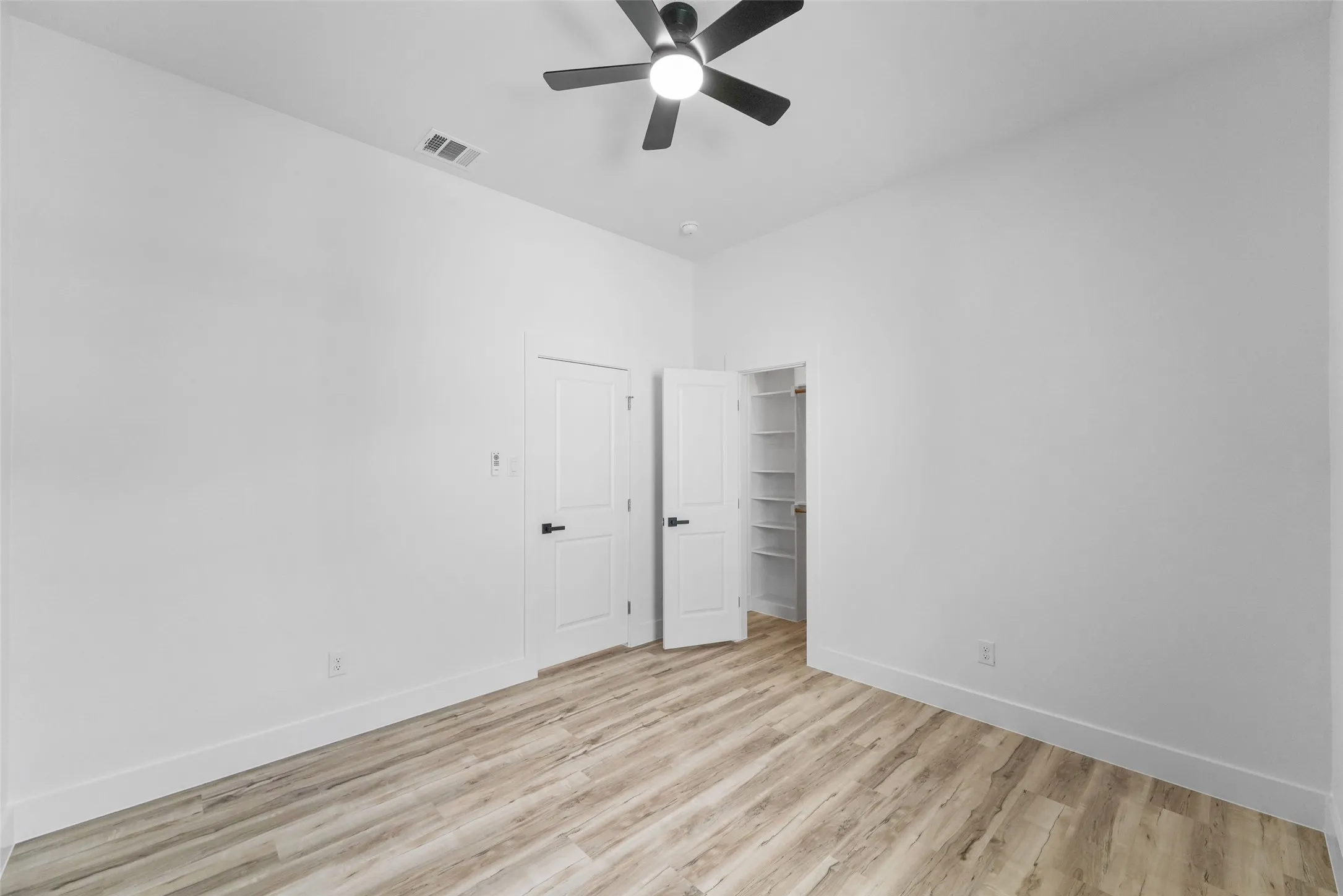 Single Family Residence For Sale in Tarrant County , 4918 Sunshine Drive, Fort Worth, Texas 76105, 4 Bedroom, 2 Bathroom, 2 Garage spaces, 1,871 Sqft, built in 2026, mls#21379514, Real Estate Agent in Fort Worth, Homes For Sale in Tarrant county, Homes For Sale in Fort Worth, Realtor in Fort Worth Texas, Real Estate Brokerage Independent Realty Texas, Luminita Cordes Realtor